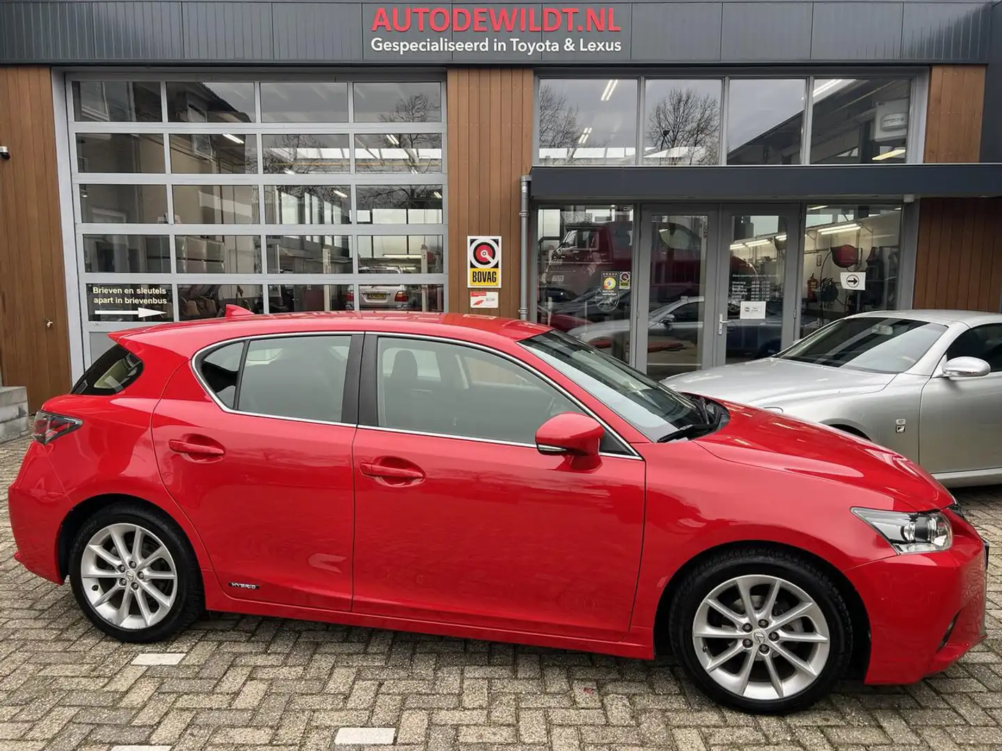 Lexus CT 200h Business 5-drs A/T + 12 MND BOVAG Rood - 1