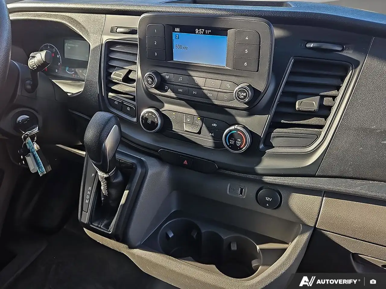 Ford Transit Cargo Van снимка Ford Transit Cargo Van