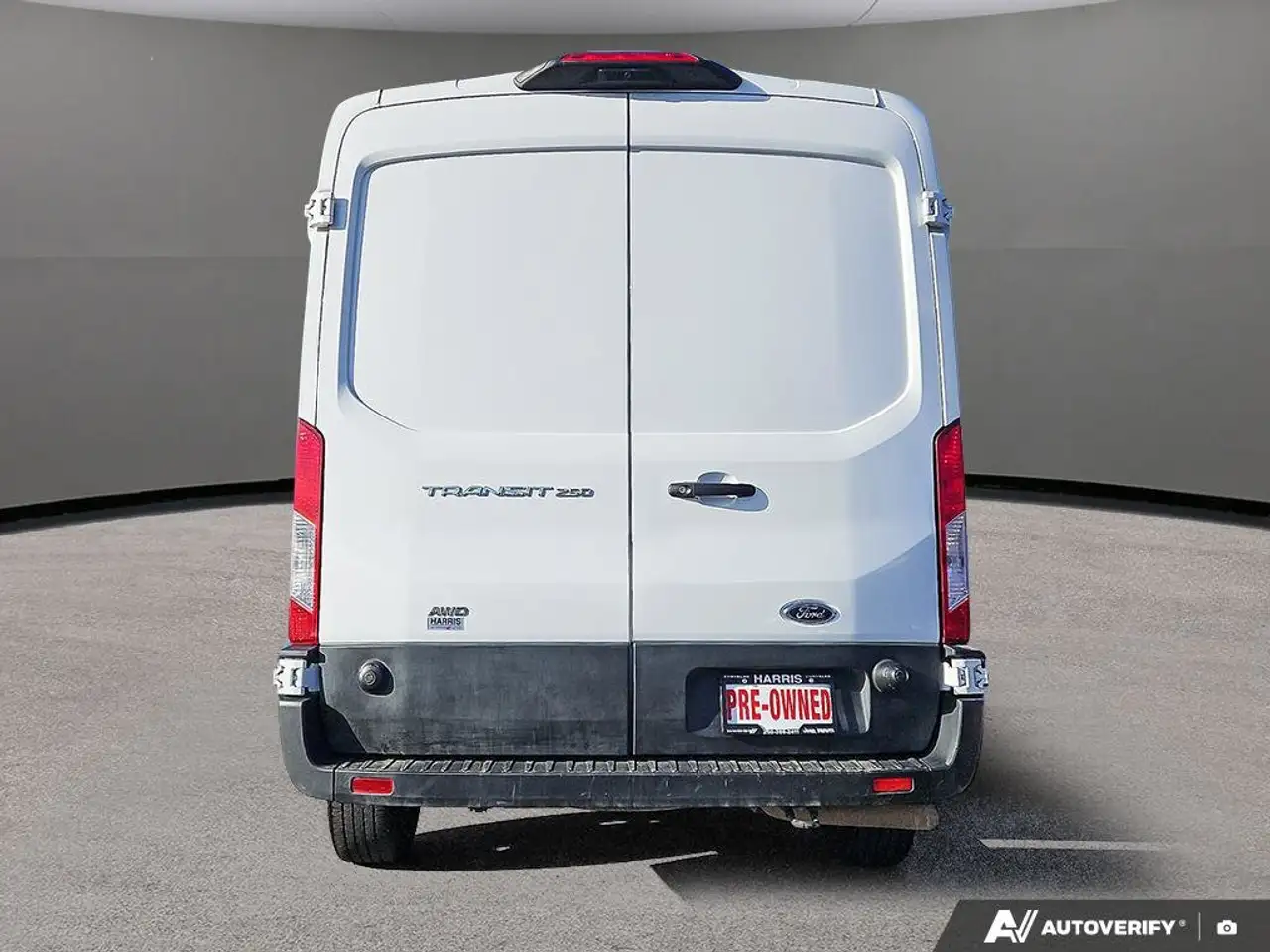 Ford Transit Cargo Van снимка Ford Transit Cargo Van