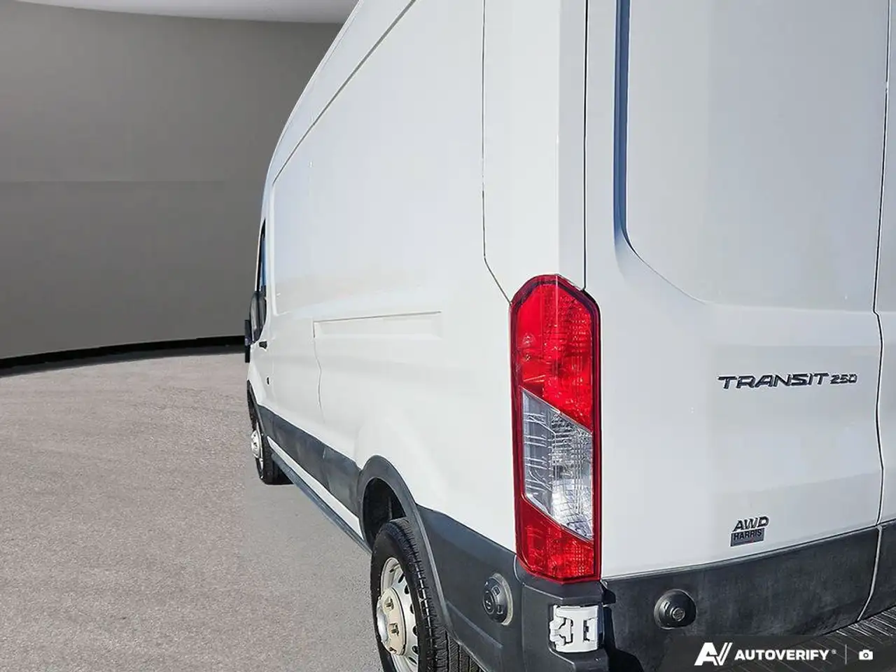 Ford Transit Cargo Van снимка Ford Transit Cargo Van