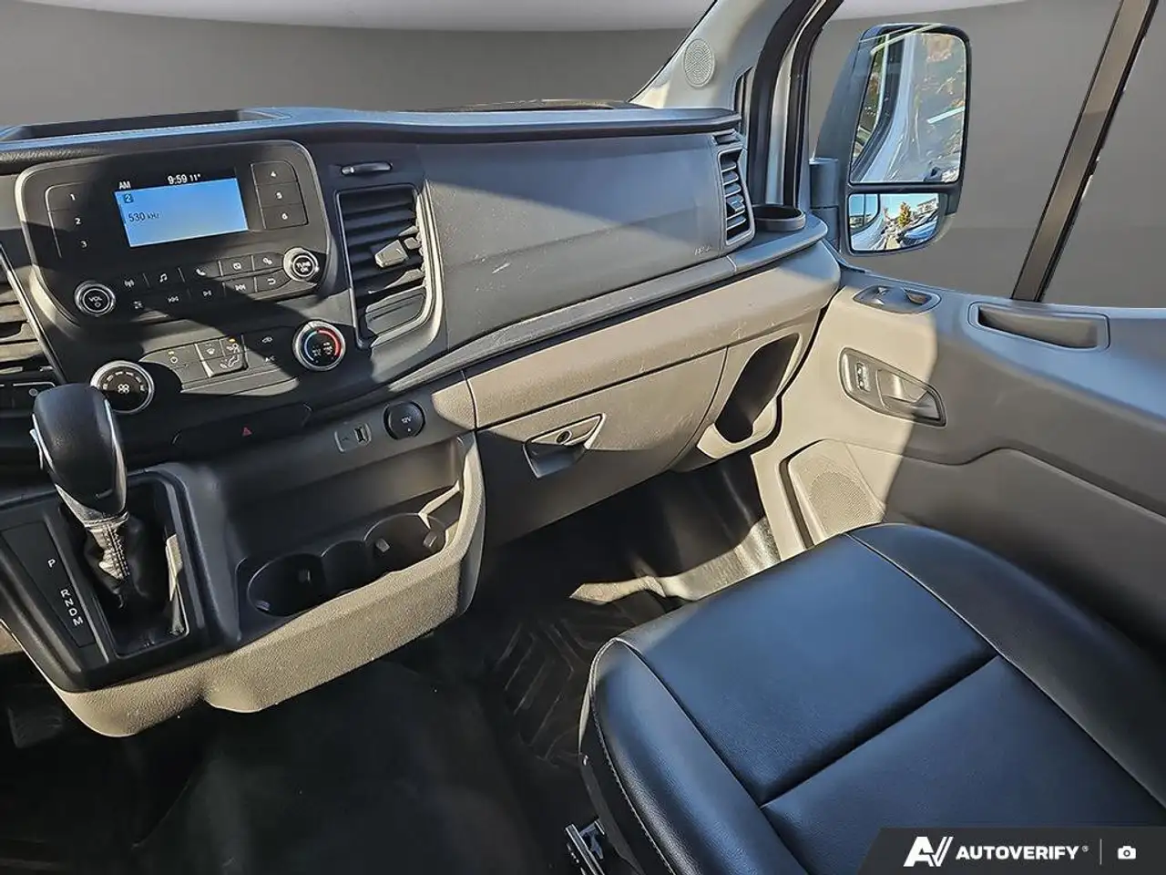 Ford Transit Cargo Van снимка Ford Transit Cargo Van
