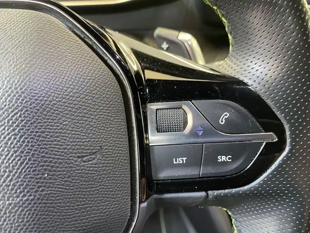 Peugeot 208 view 13