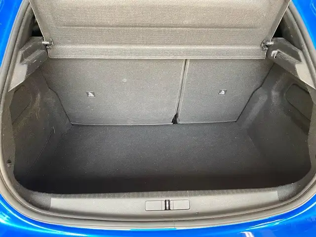 Peugeot 208 view 9