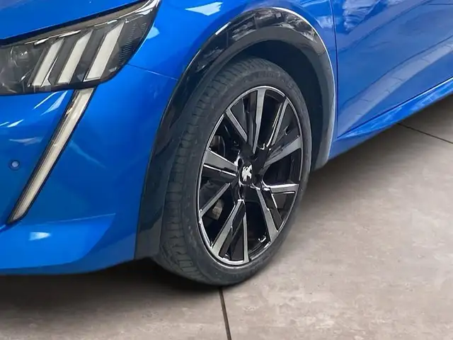 Peugeot 208 view 15