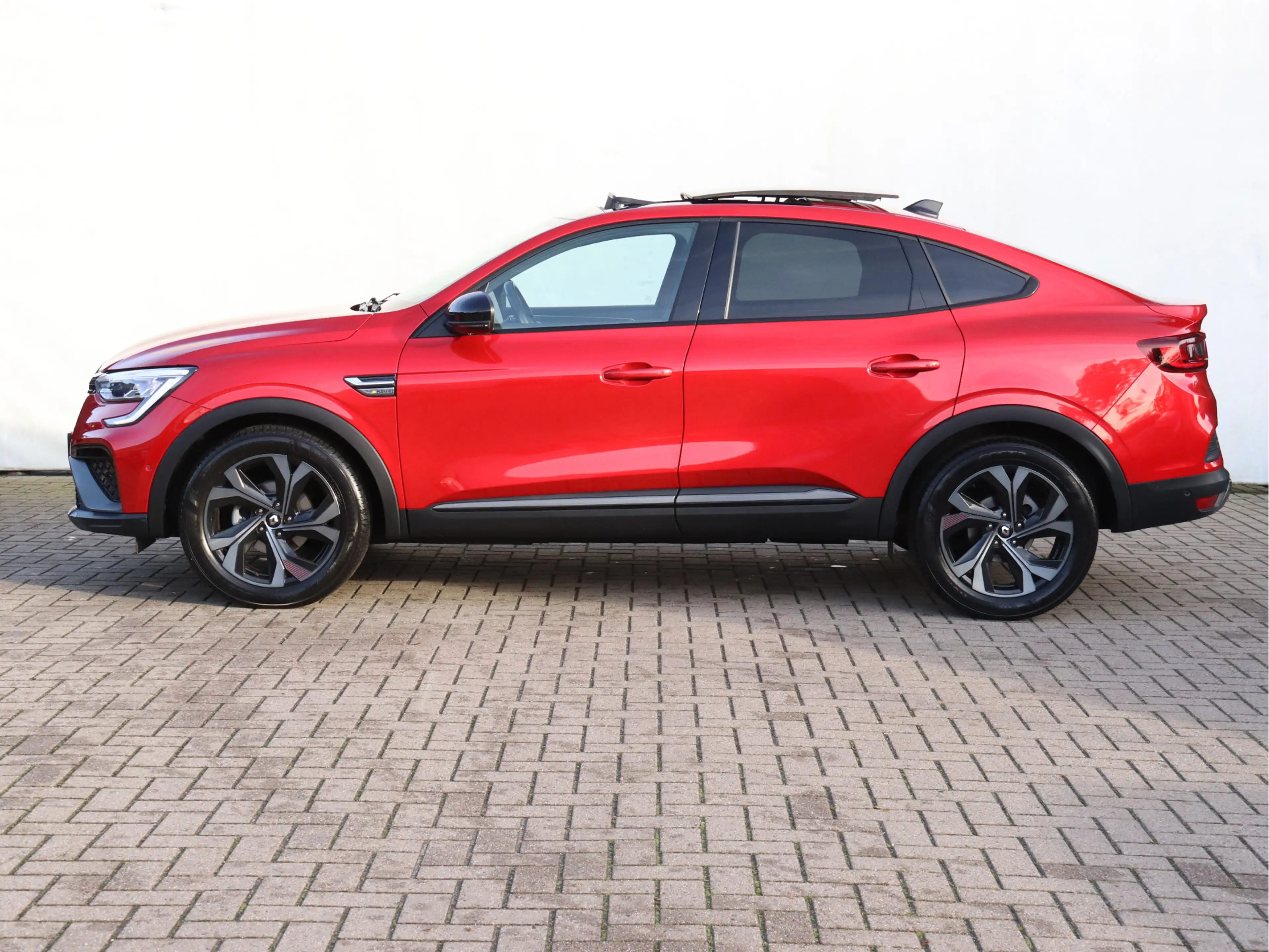 Renault Arkana 1.3 mild hybrid 160 R.S. line PANORAMA / BOSE / AD — photo 3