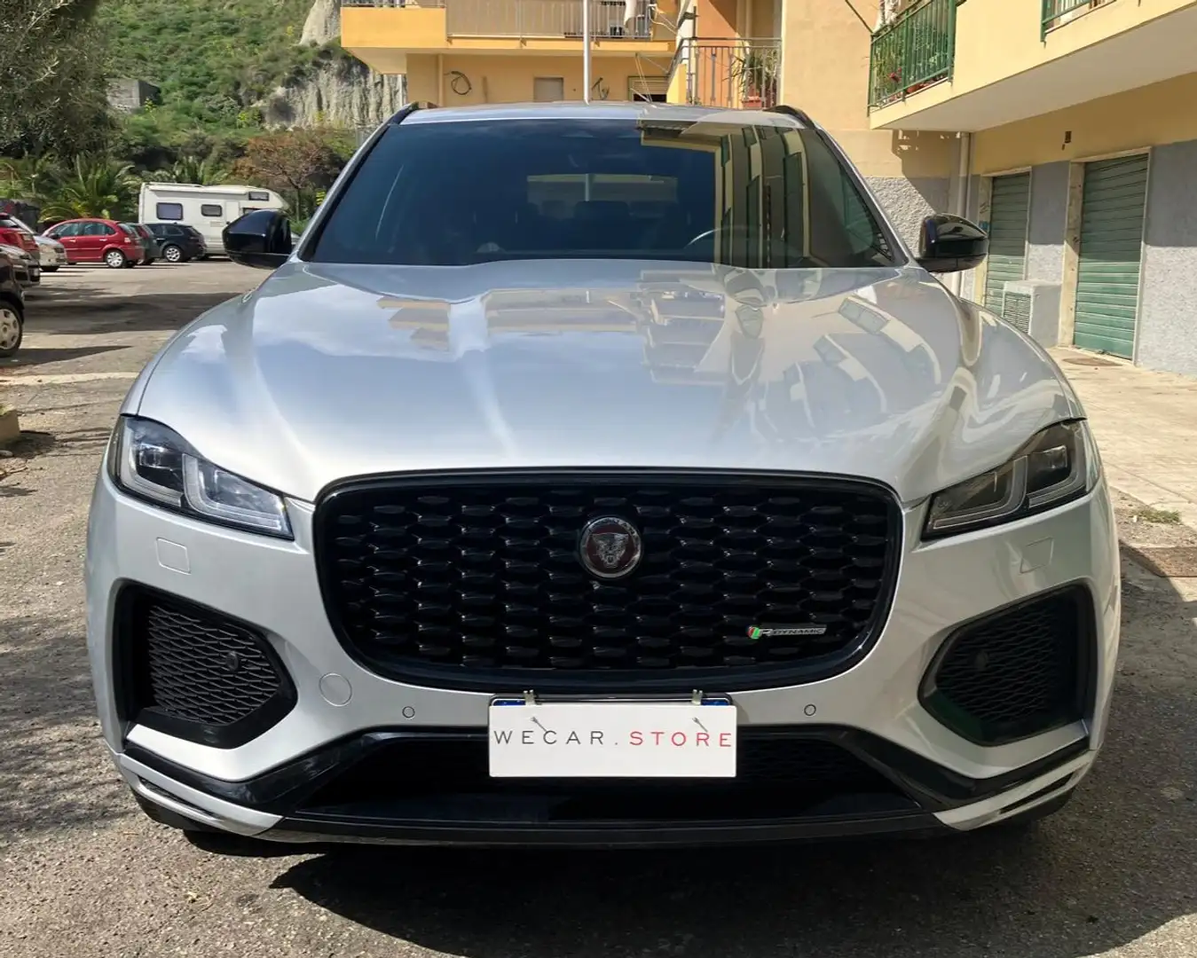 Jaguar F-Pace F-Pace 2.0 i4 SE awd 250cv Black Edition Silber - 2