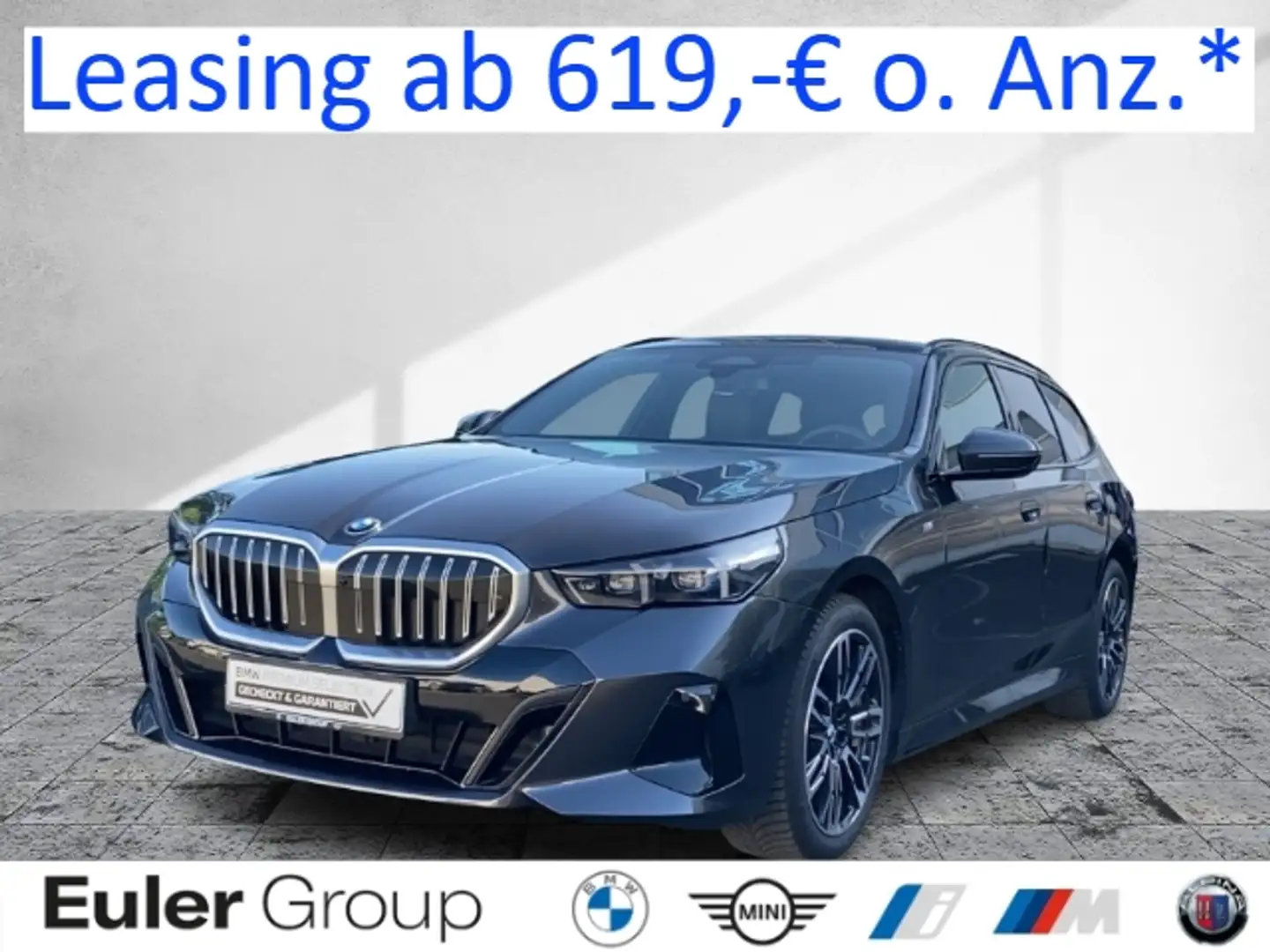 BMW 520 d Touring M Sport AHK Pano StandHz H/K PAProf Trav Grau - 1