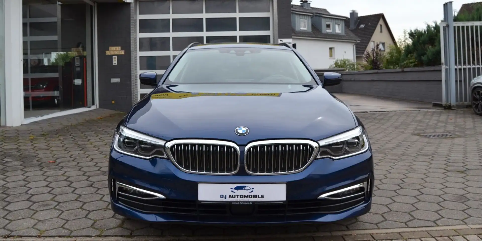 BMW 520 d xDrive Luxury Line*Kamera*H&K*HuD*TotW*LED* - 2