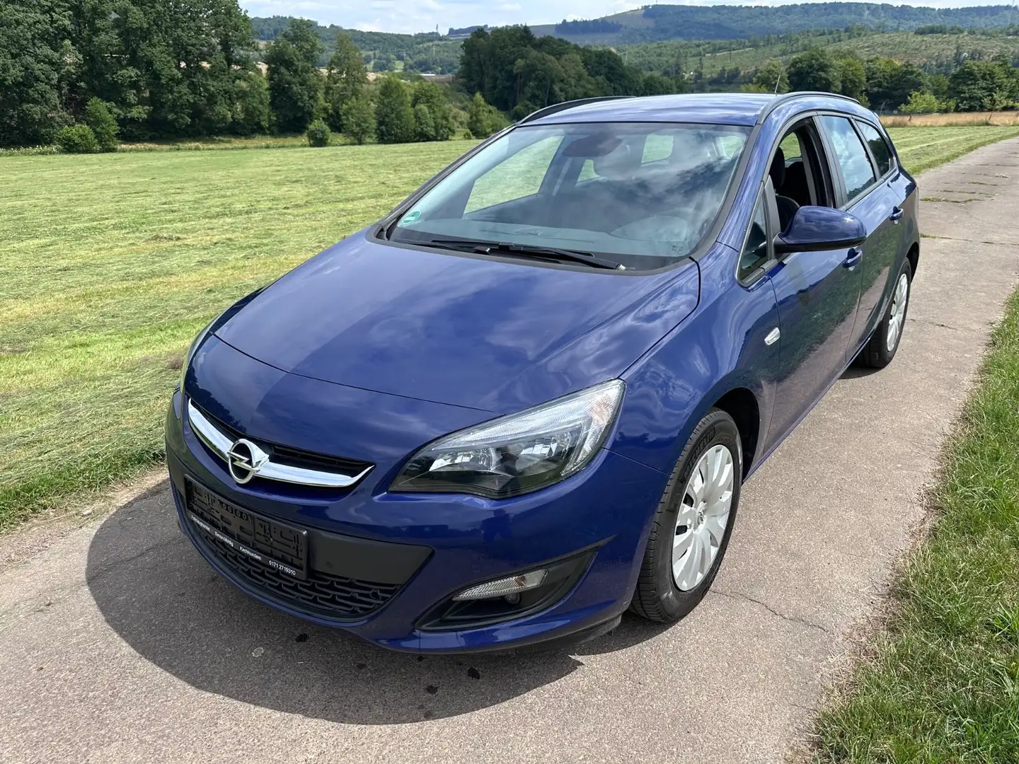 Opel Astra J Sports Tourer Edition Automatik 2.0CDTI Blau - 1