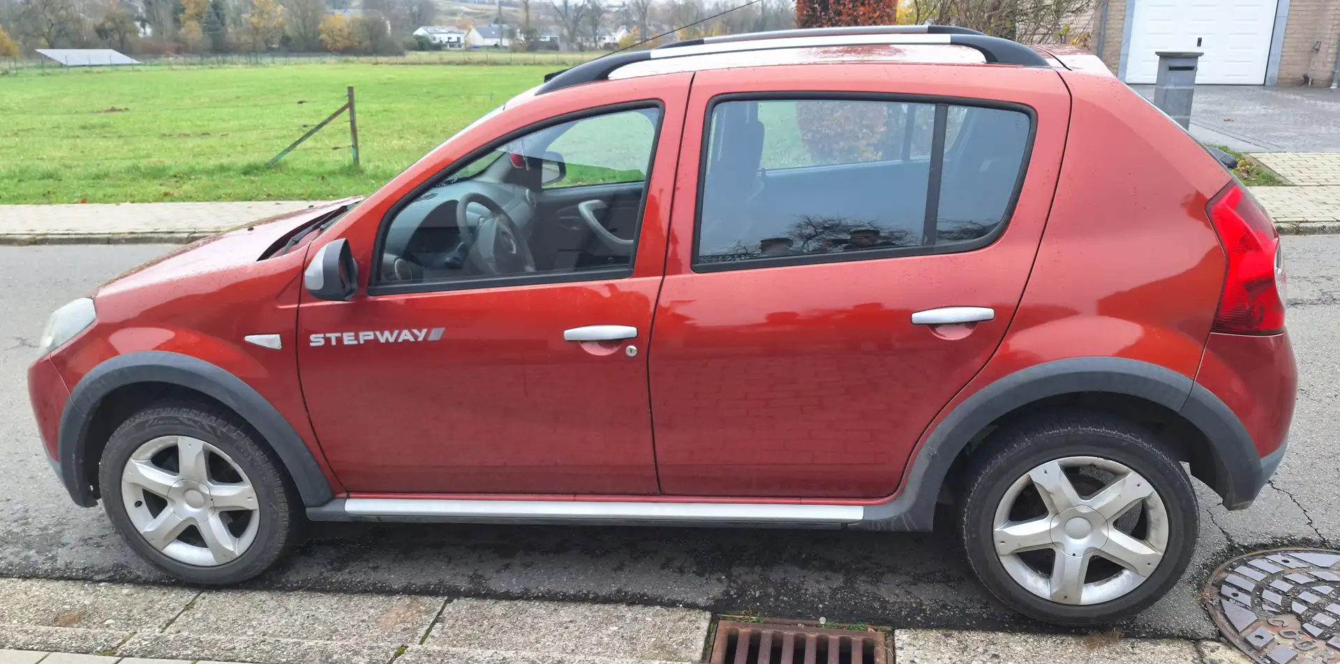 Dacia Sandero Stepway 1.5 dCi 70 CV Rouge - 1