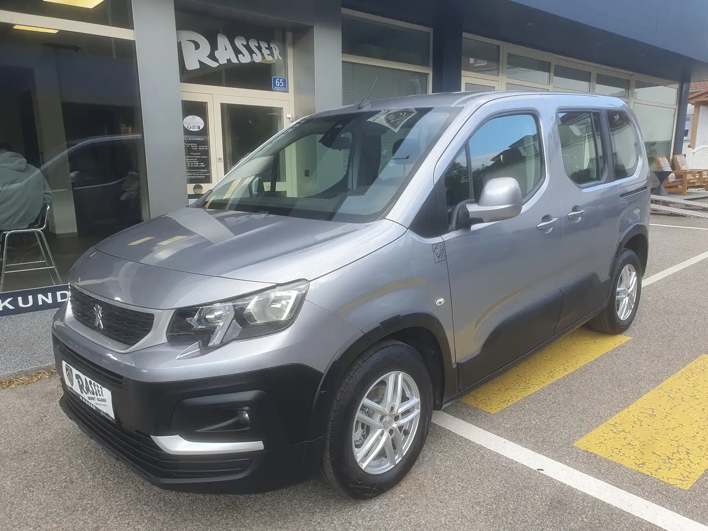 Peugeot Rifter Active HDI 100 Grau - 2