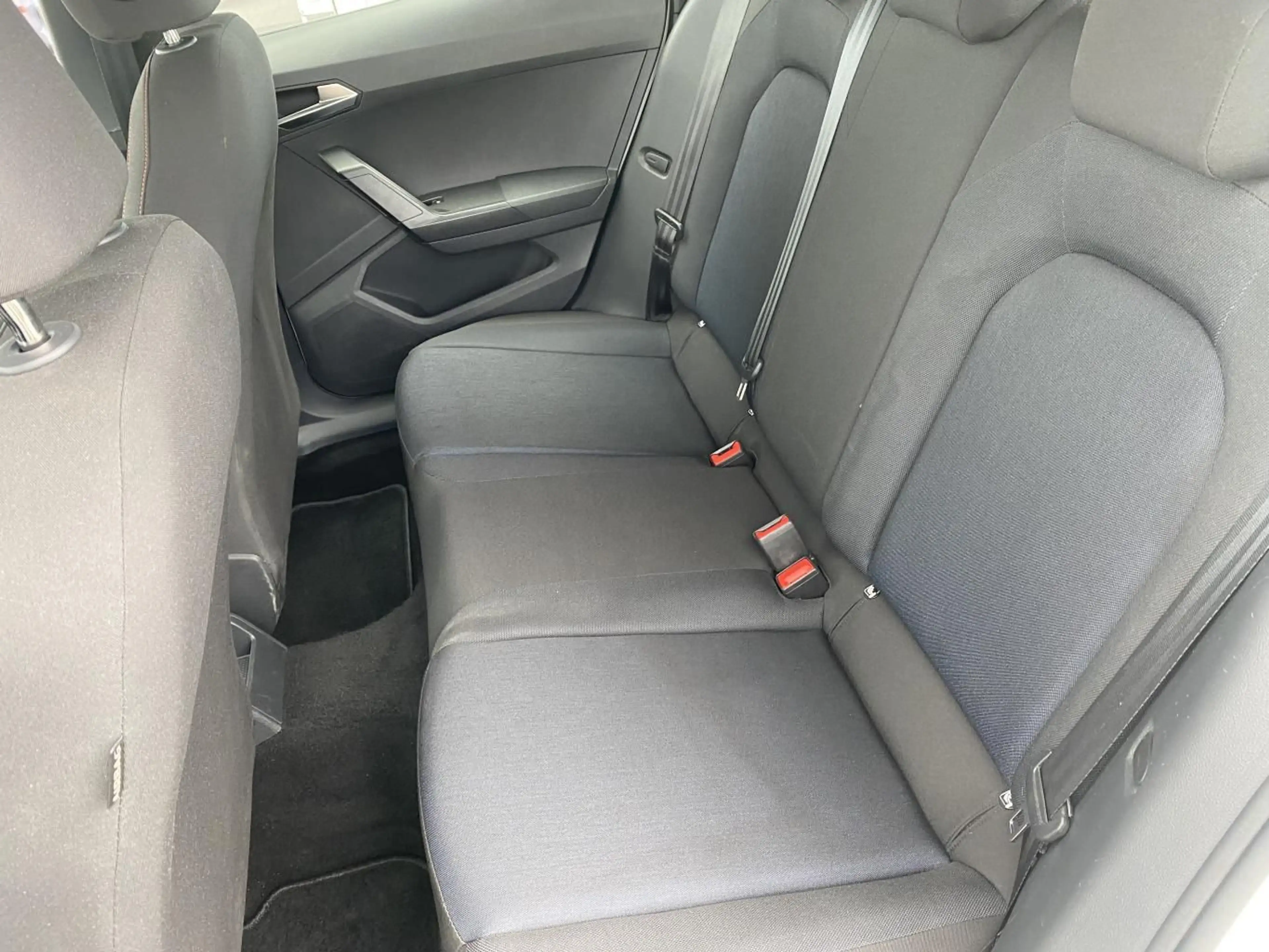SEAT Arona 1.0 TSI DSG FR AHK+VIRTUAL-COCKPIT+NAVI-PR — photo 13