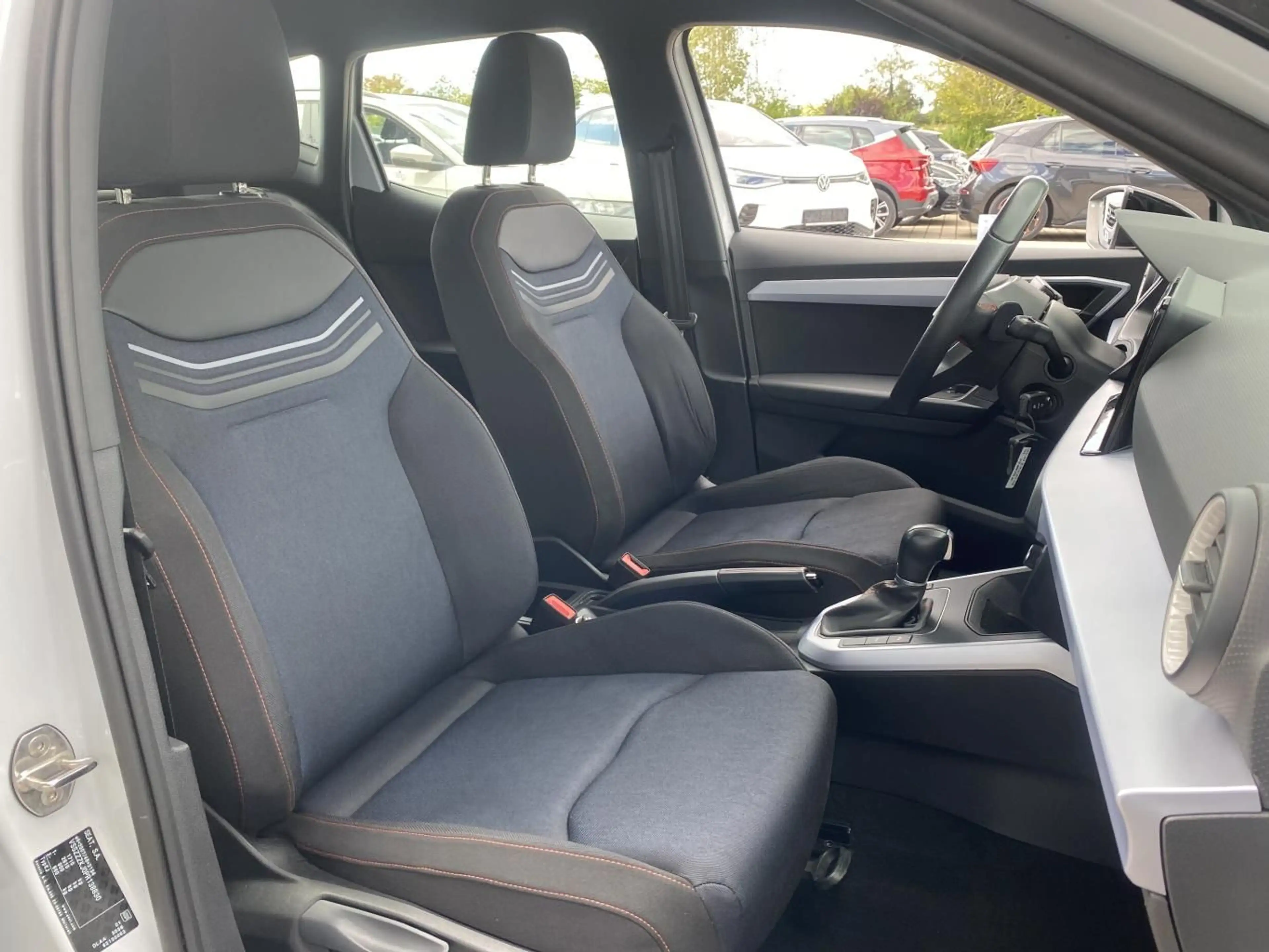 SEAT Arona 1.0 TSI DSG FR AHK+VIRTUAL-COCKPIT+NAVI-PR — photo 14