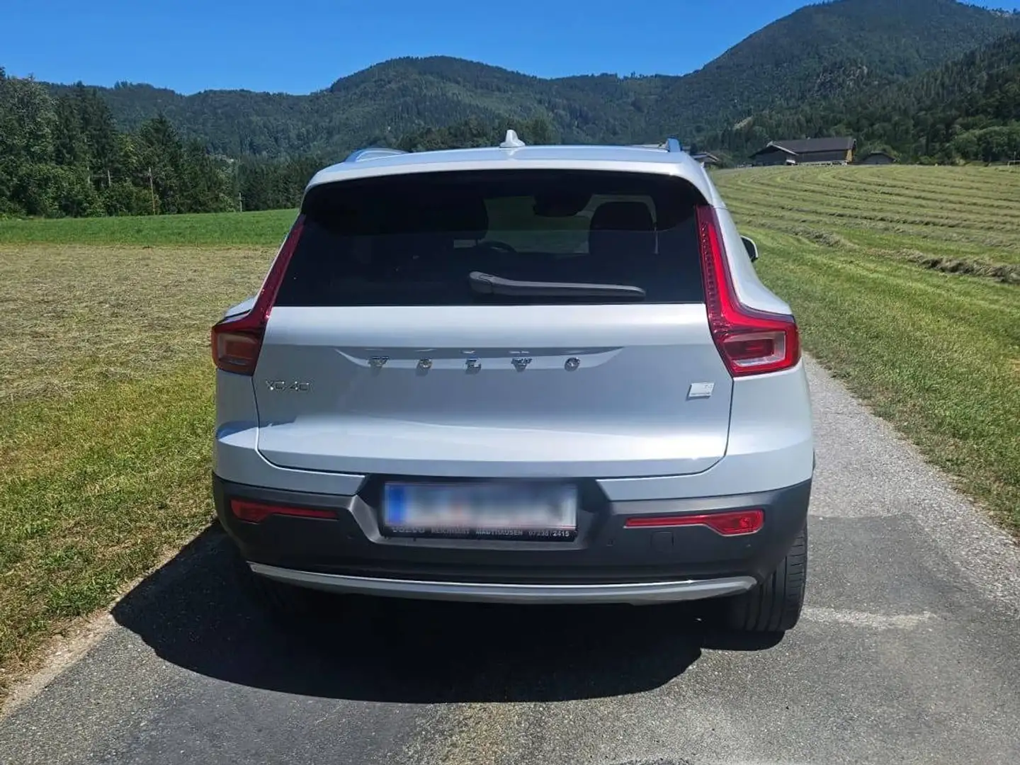 Volvo XC40 XC40 T4 Recharge PHEV Inscription Inscripion Grau - 2
