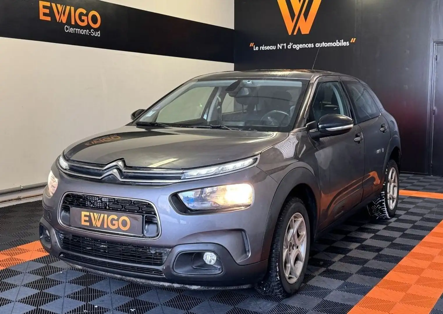 Citroen C4 Cactus 1.2 puretech 110 shine business eat bva start-stop camera de recul distri ok Grau - 1
