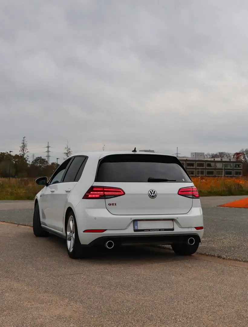 Volkswagen Golf GTI 2.0 TSI OPF DSG Performance - 2