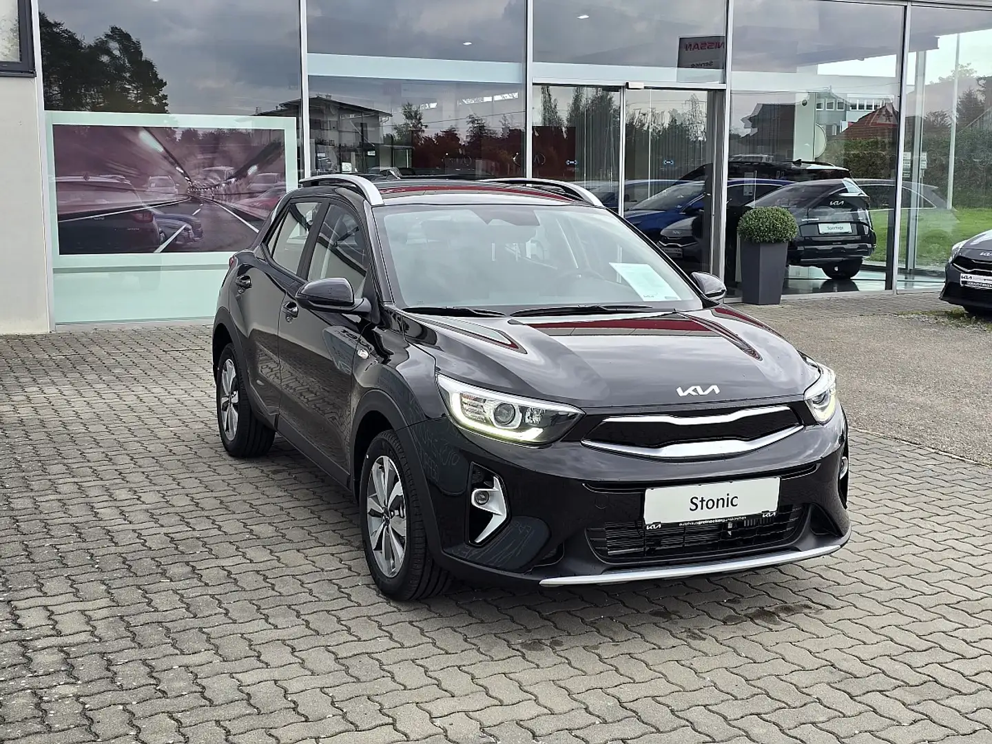 Kia Stonic 1,0 TGDI GPF ISG Silber Schwarz - 2