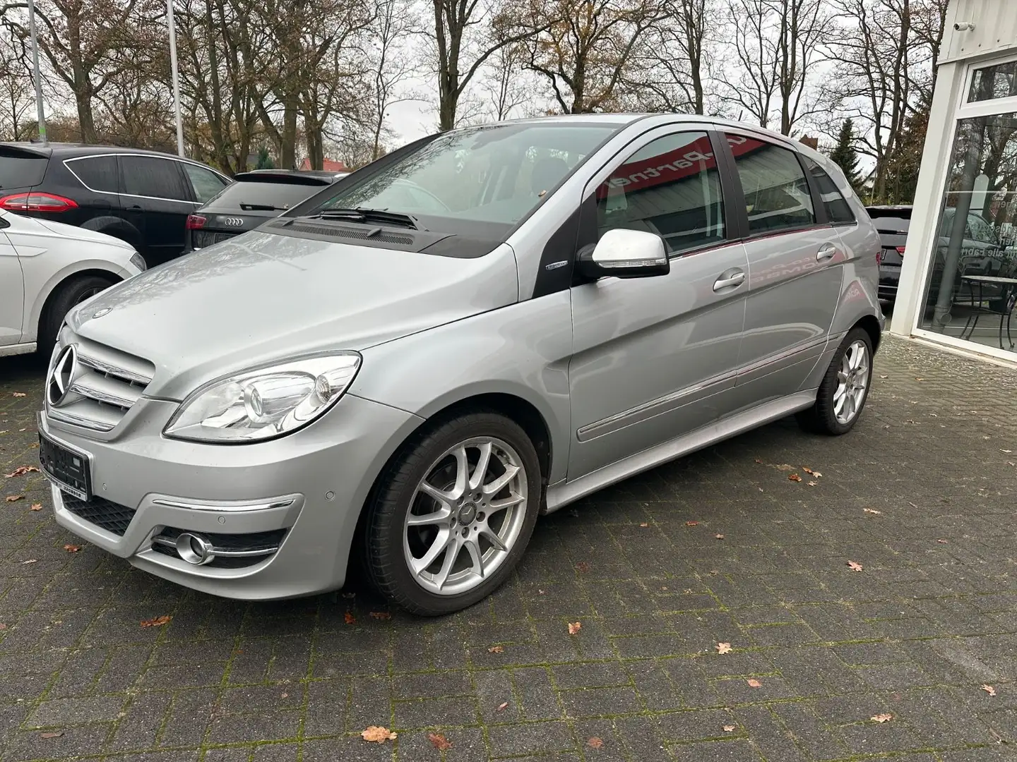 Mercedes-Benz B 180 Classic top gepflegt Zilver - 1