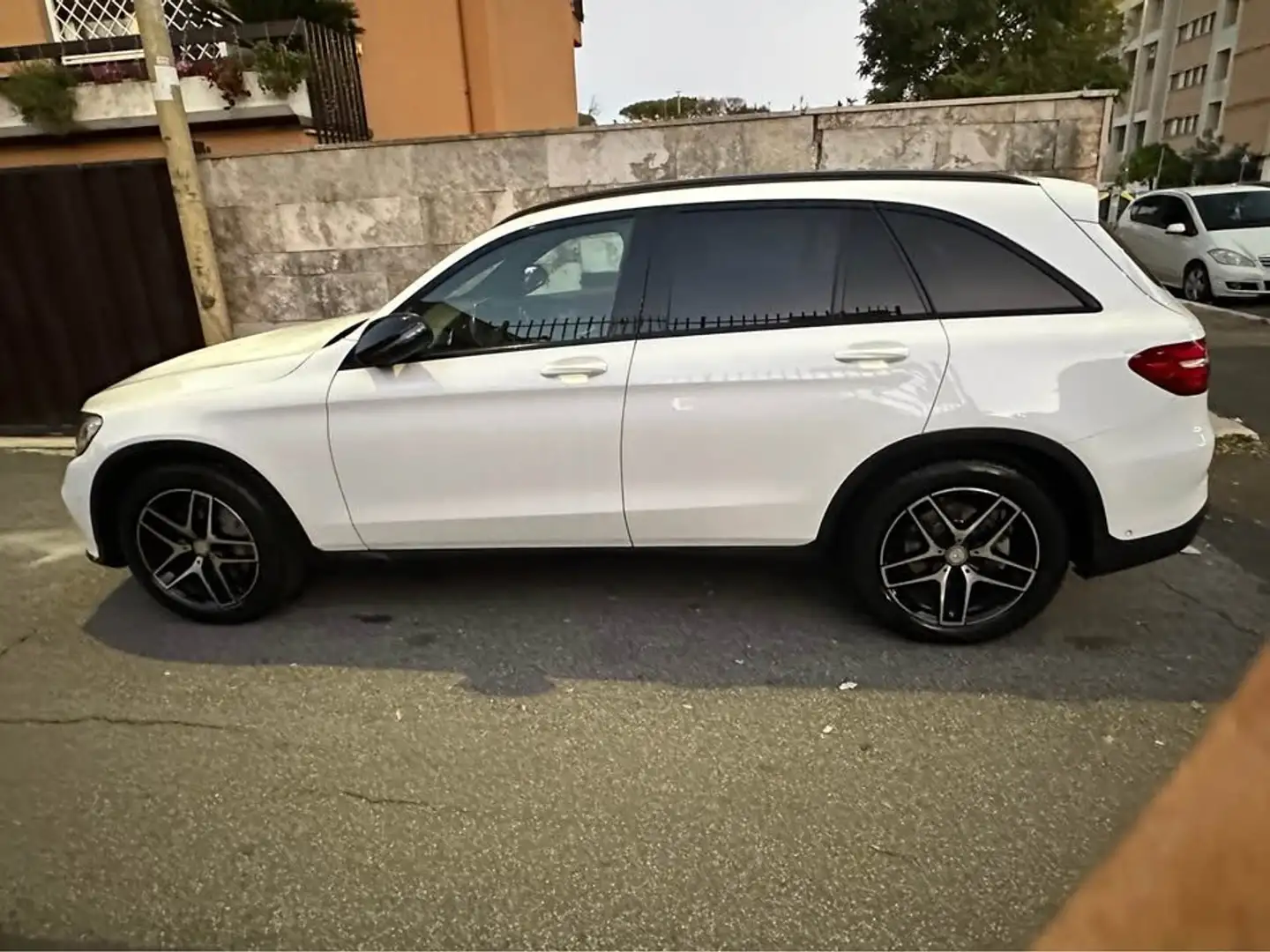 Mercedes-Benz GLC 220 diesel 4matic AMG Line Bianco - 2