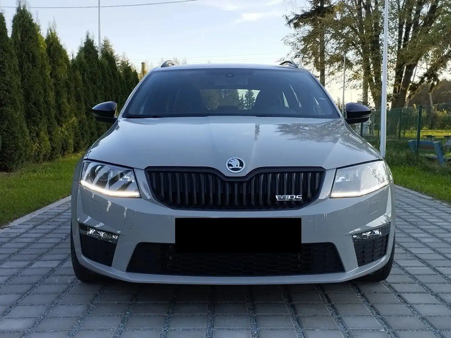 Skoda Octavia Octavia Combi 2.0 TDI (Green tec)RS Silber - 1