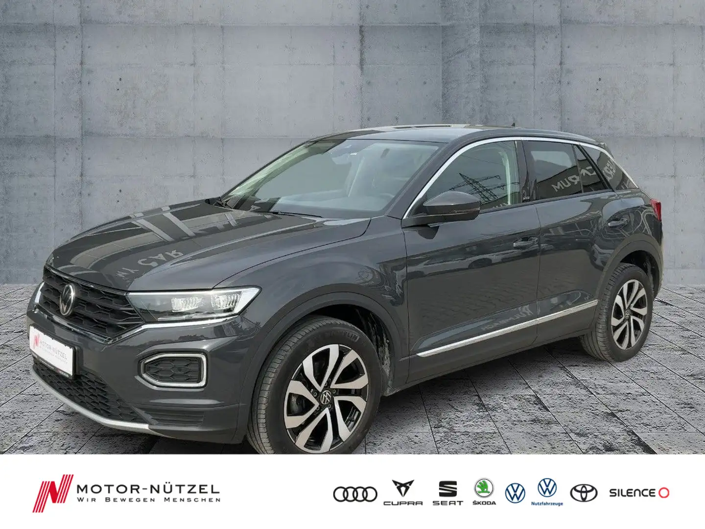 Volkswagen T-Roc 1.5 TSI ACTIVE LED+AHK+ACC+APP+SHZ+PDC+17" Grijs - 1