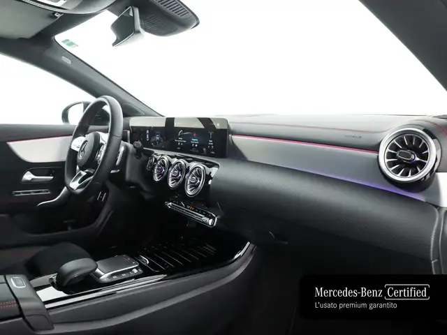 Mercedes-Benz Cla view 10