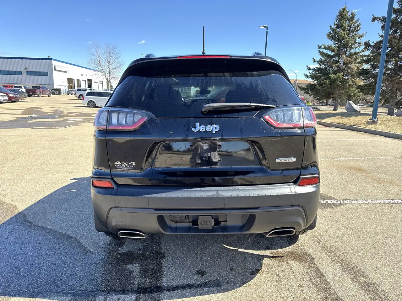 Jeep Cherokee снимка Jeep Cherokee
