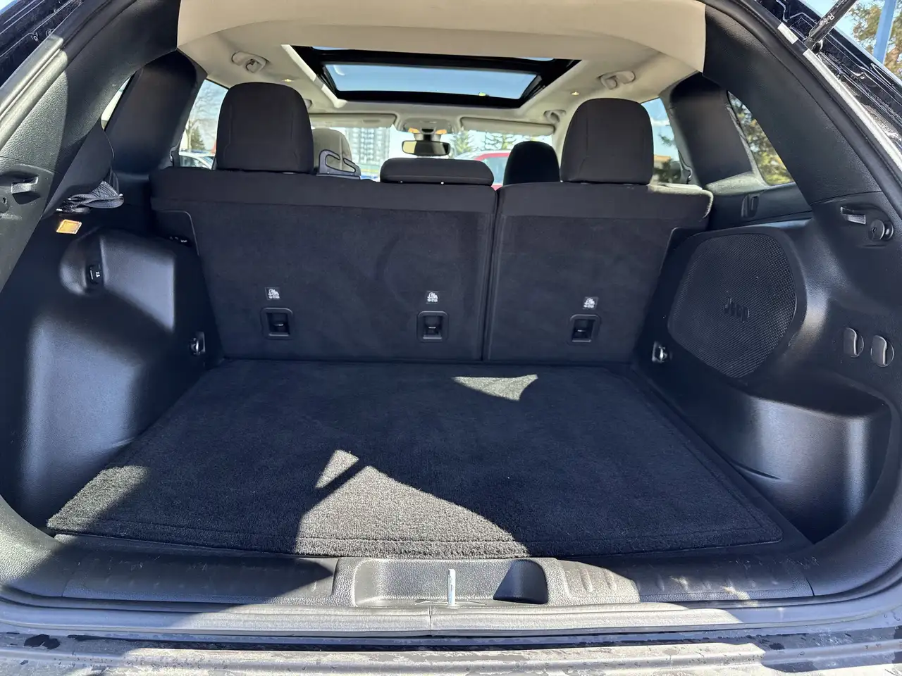 Jeep Cherokee снимка Jeep Cherokee