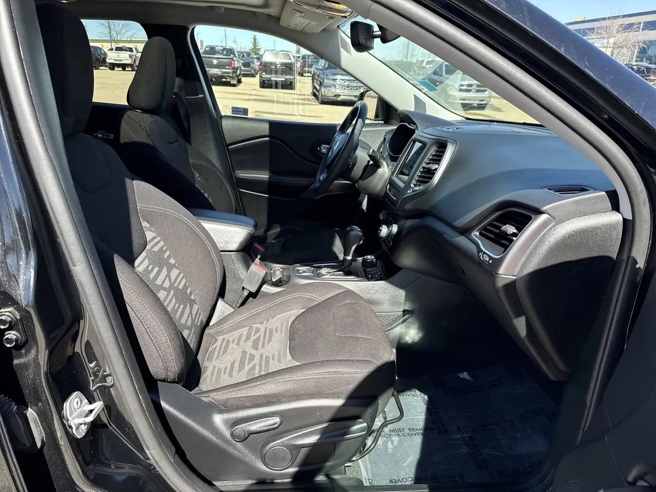 Jeep Cherokee снимка Jeep Cherokee