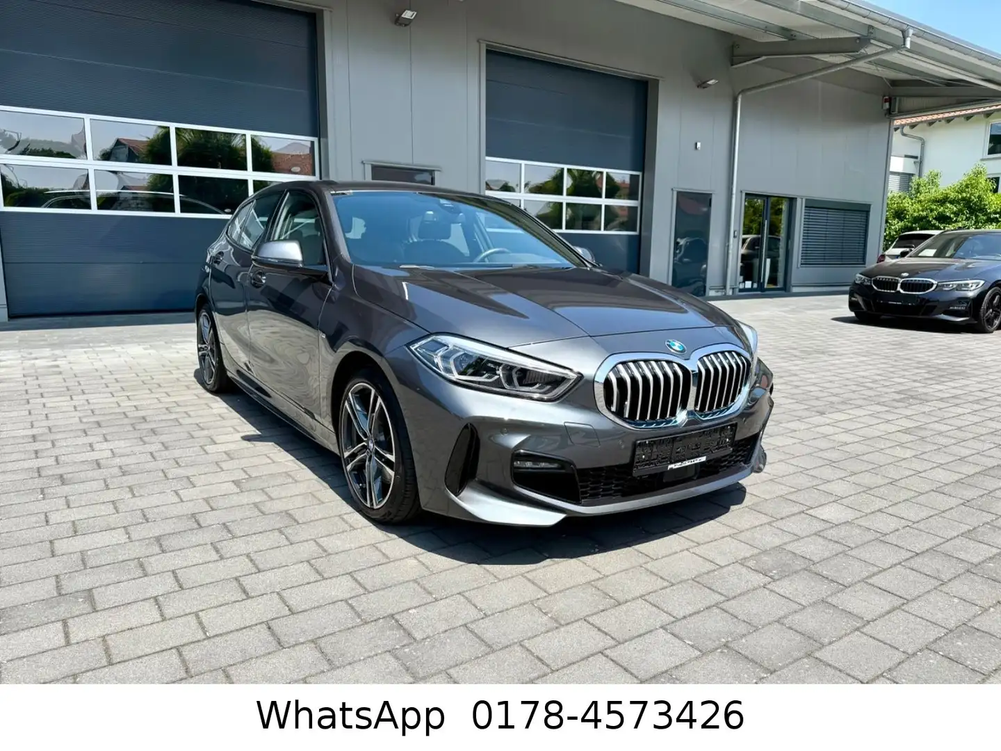 BMW 120 d M Sport HUD/SHZ/SportAut./DrivingAss./FLA siva - 1