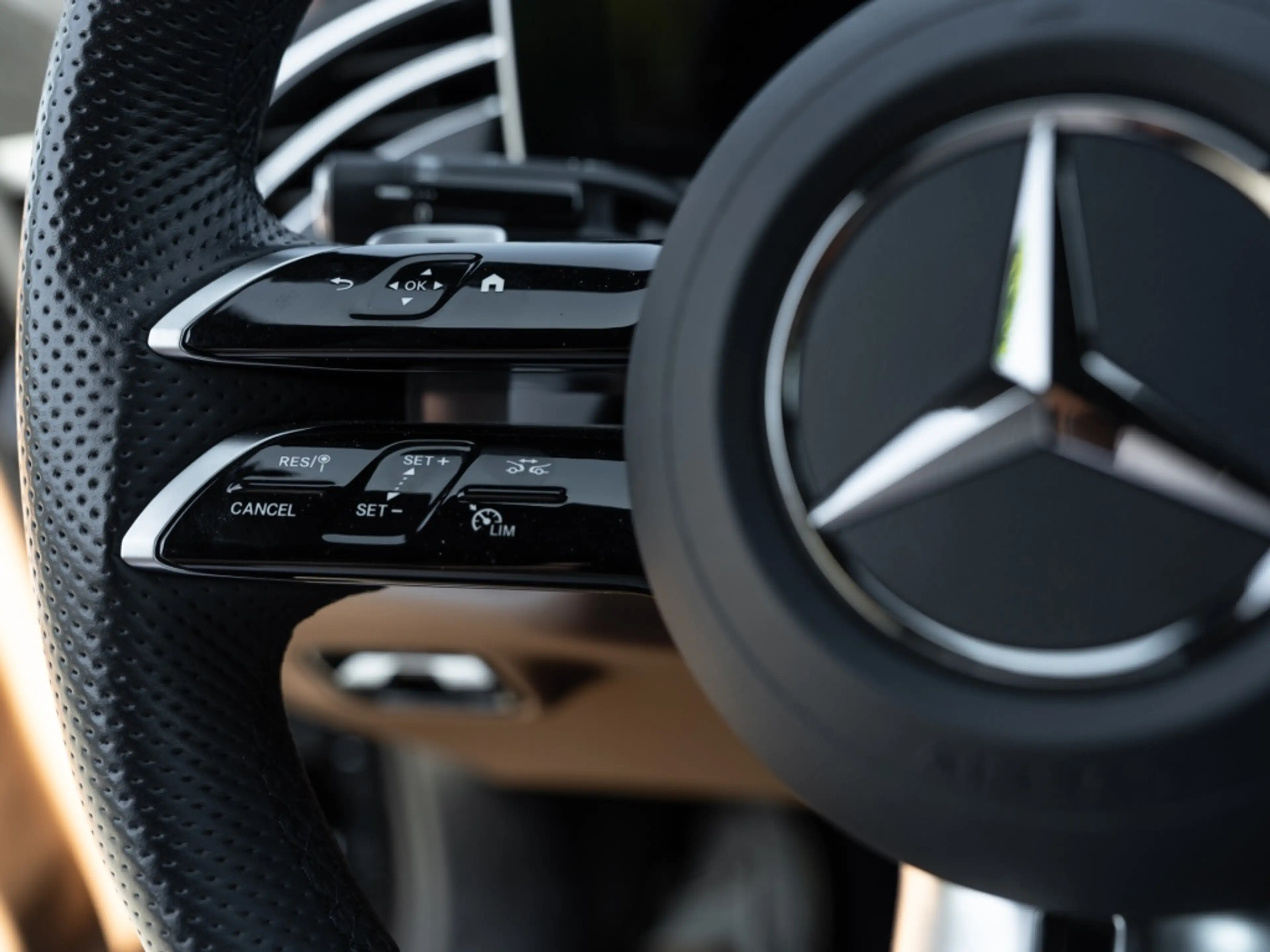 Mercedes-Benz E 300 e , AMG BURM NIGHT MEMO 360 AHK DISTR SPUR — photo 14