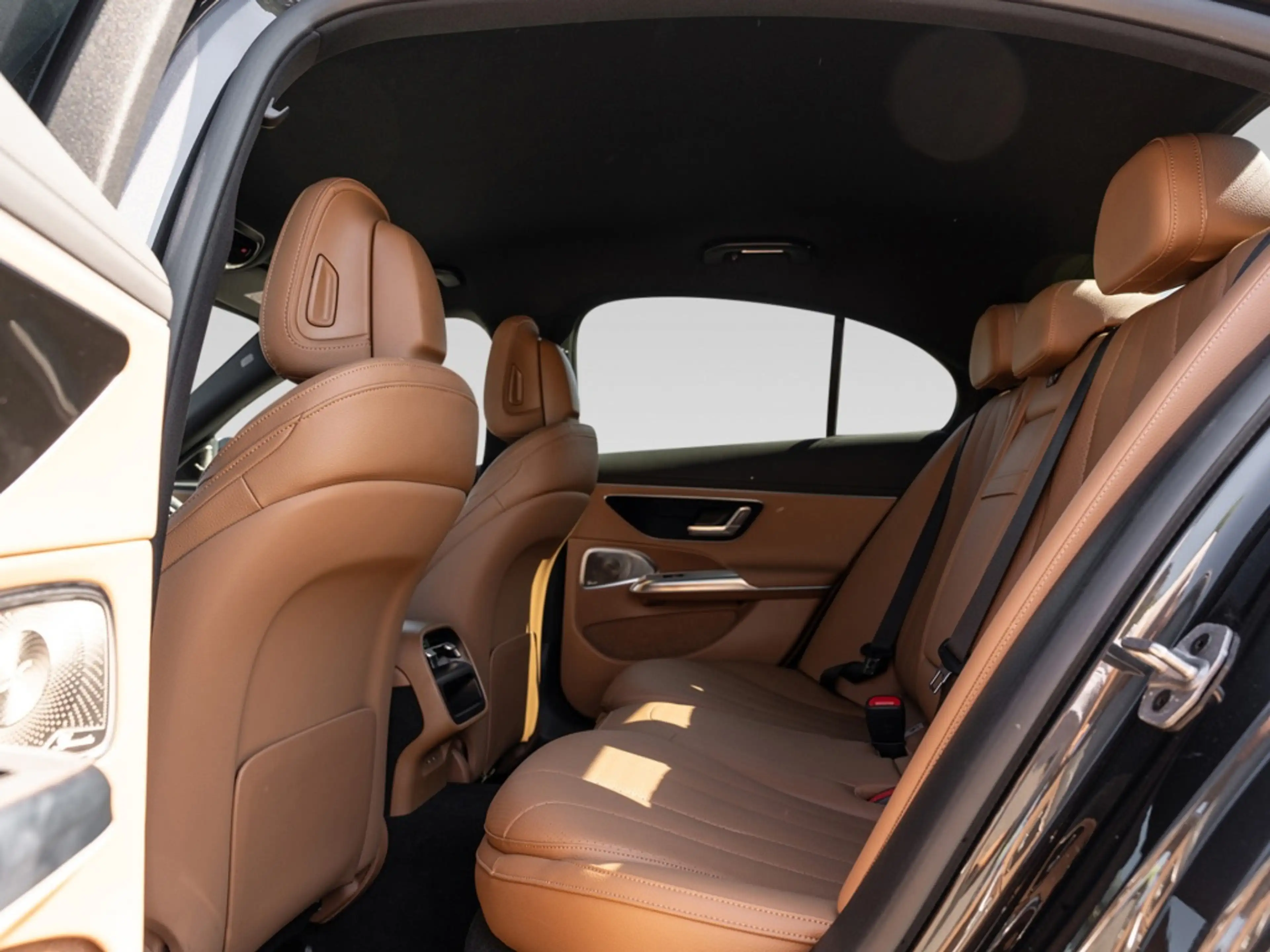 Mercedes-Benz E 300 e , AMG BURM NIGHT MEMO 360 AHK DISTR SPUR — photo 9