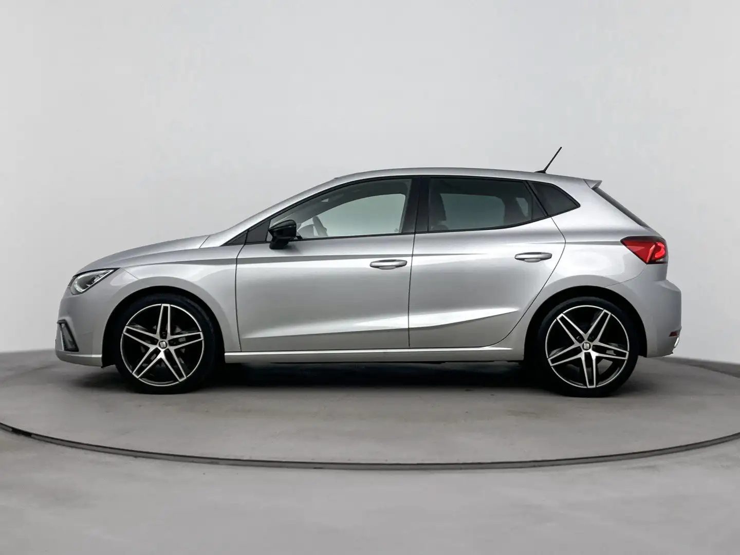 SEAT Ibiza 1.0 TSI FR Business Intense Plus | Panoramadak | N Grijs - 2