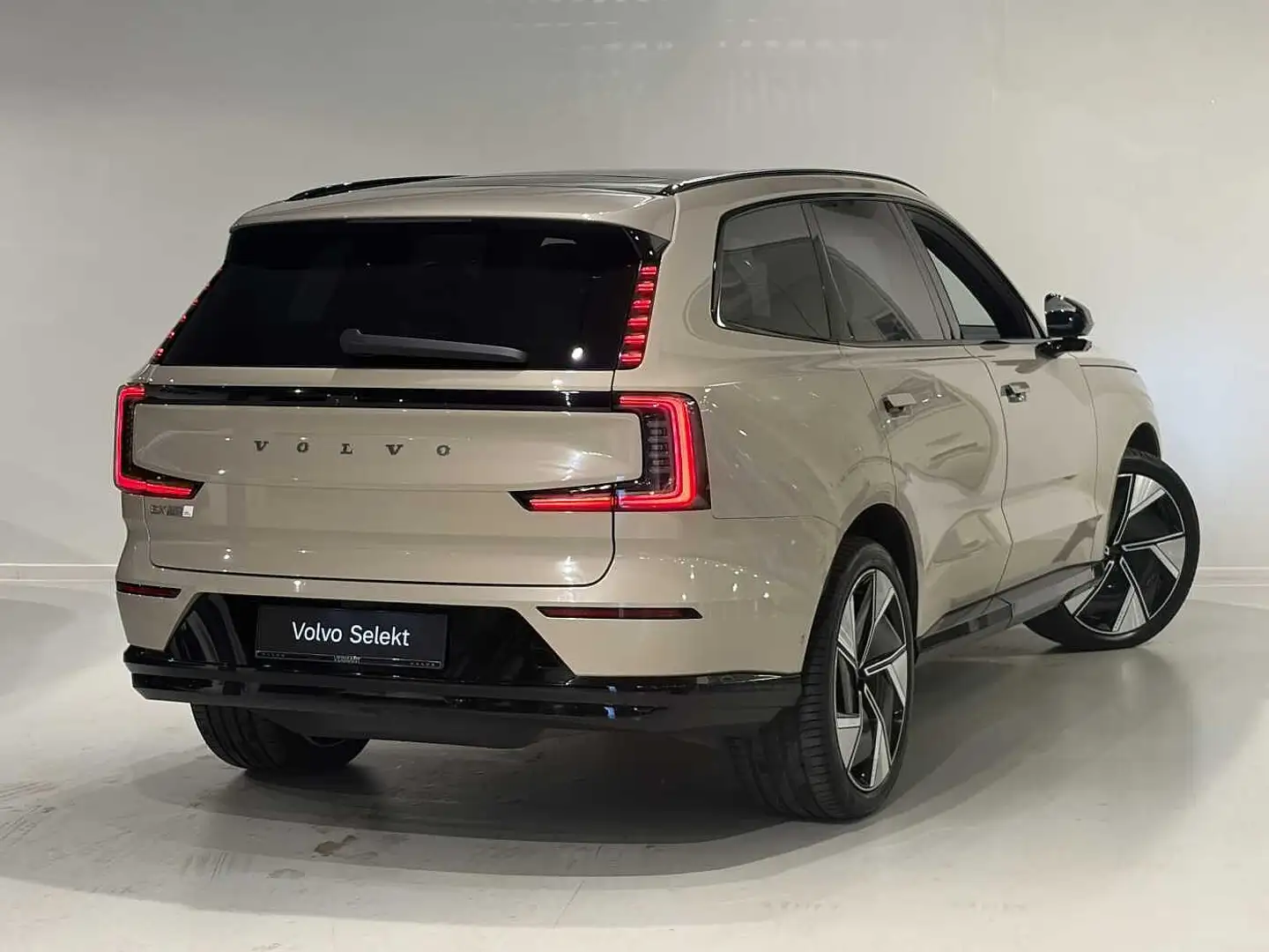 Volvo EX90 Ultra Twin Motor Perform + LUCHTVERING/TREKHAAK/B& Beige - 2
