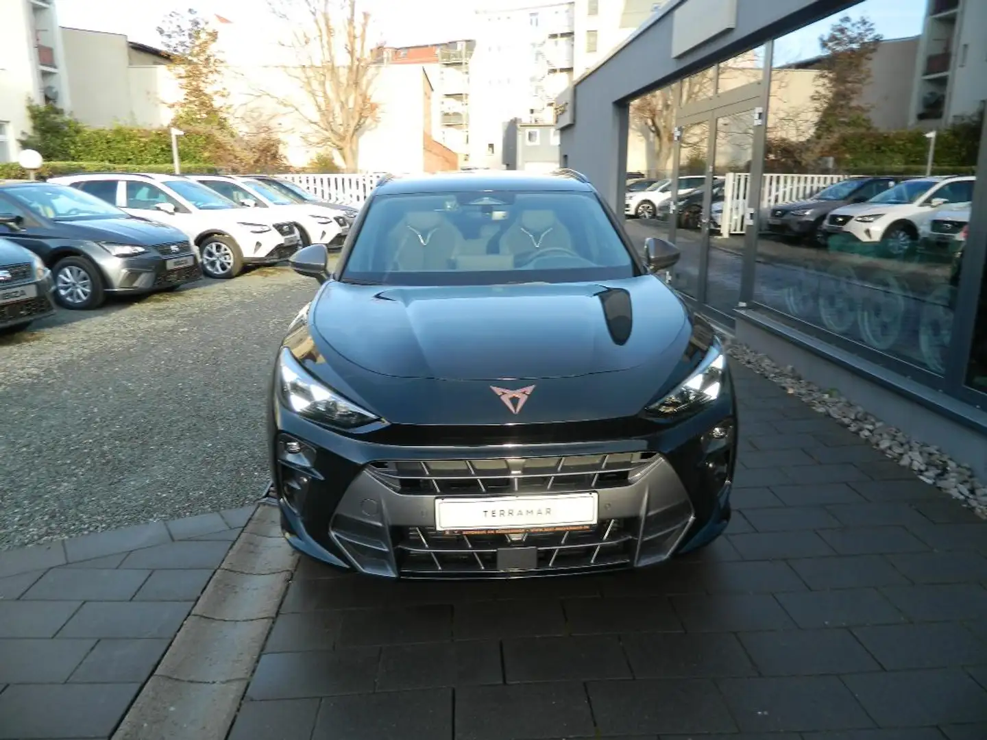 CUPRA Terramar 1.5 eTSI DSG AHK/Sitzheiz/Headup/Intelligent Drive Schwarz - 2