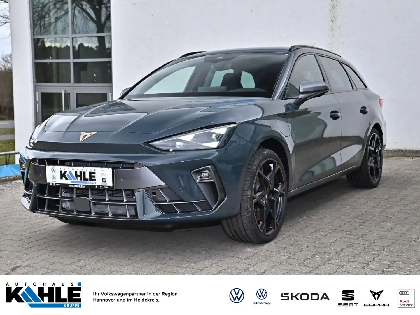 CUPRA Leon Sportstourer 1.5 VZ e-Hybrid Klima Navi Blau - 1