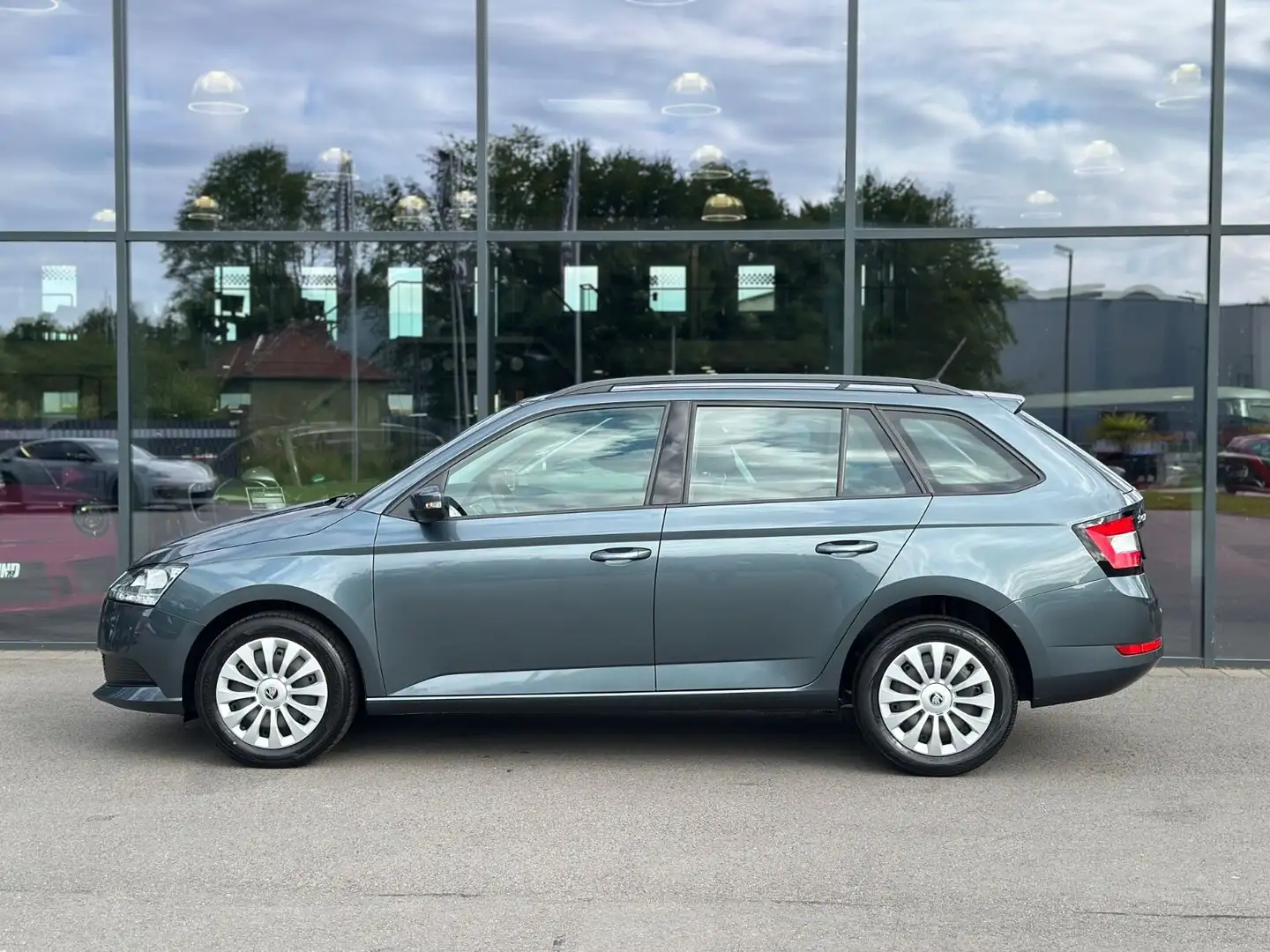 Skoda Fabia 1.0l MPI Cool Plus Combi 2.HA/SHZ/KLIMA/BT Grau - 2