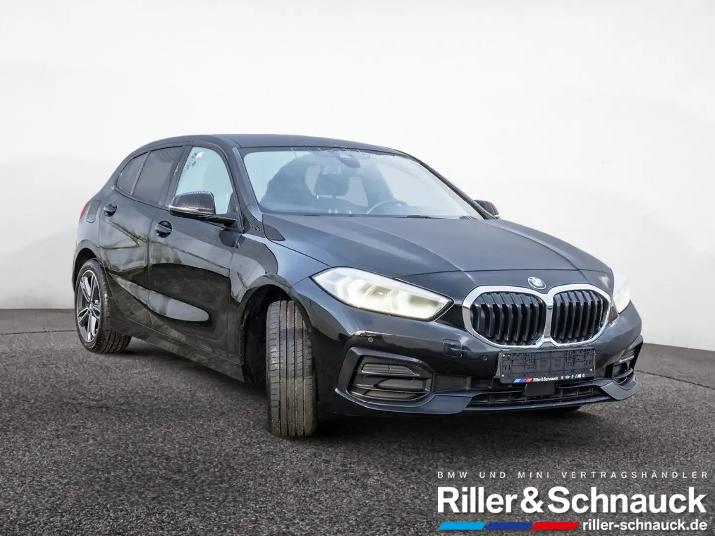 BMW 118 i Sport Line LED+NAVI+KAMERA+KLIMAAUT+SHZ+ Schwarz - 2
