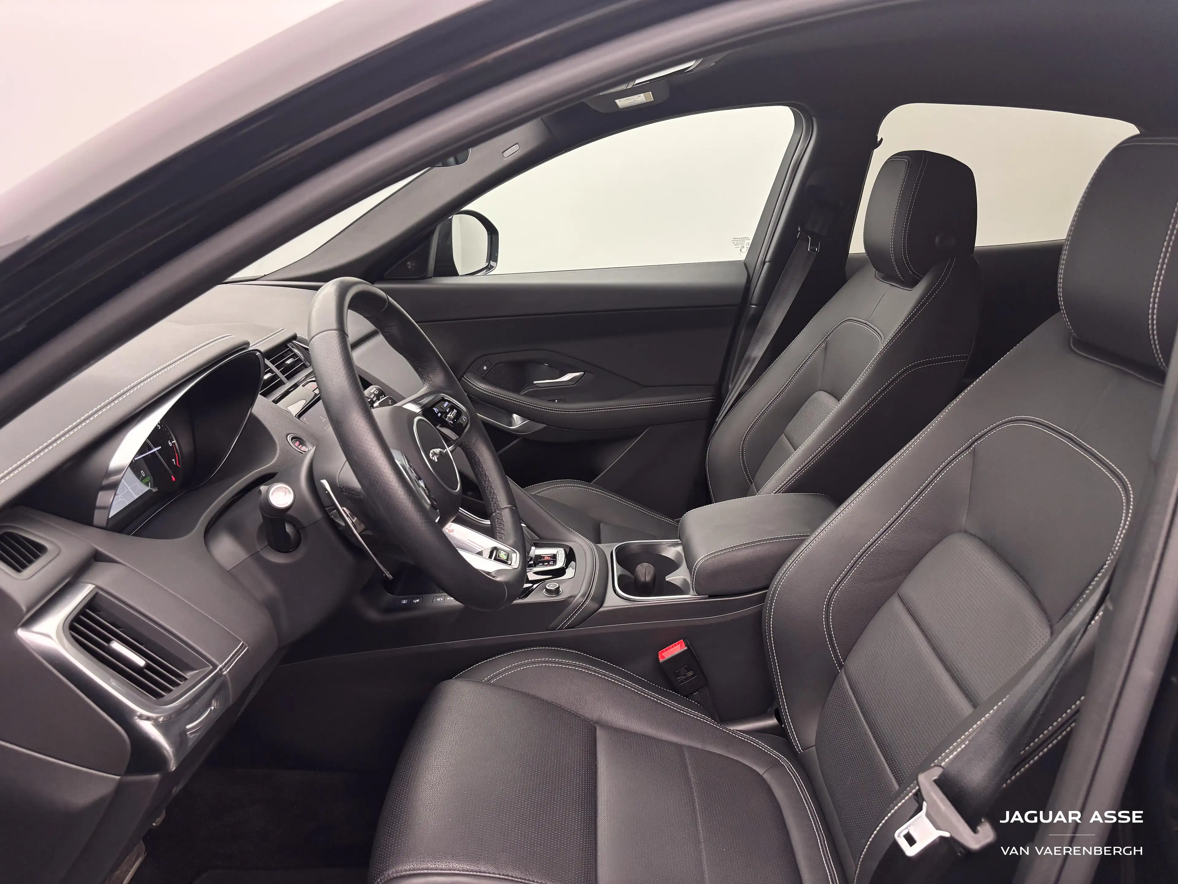 Jaguar E-Pace P300e R-Dynamic S AWD — photo 10