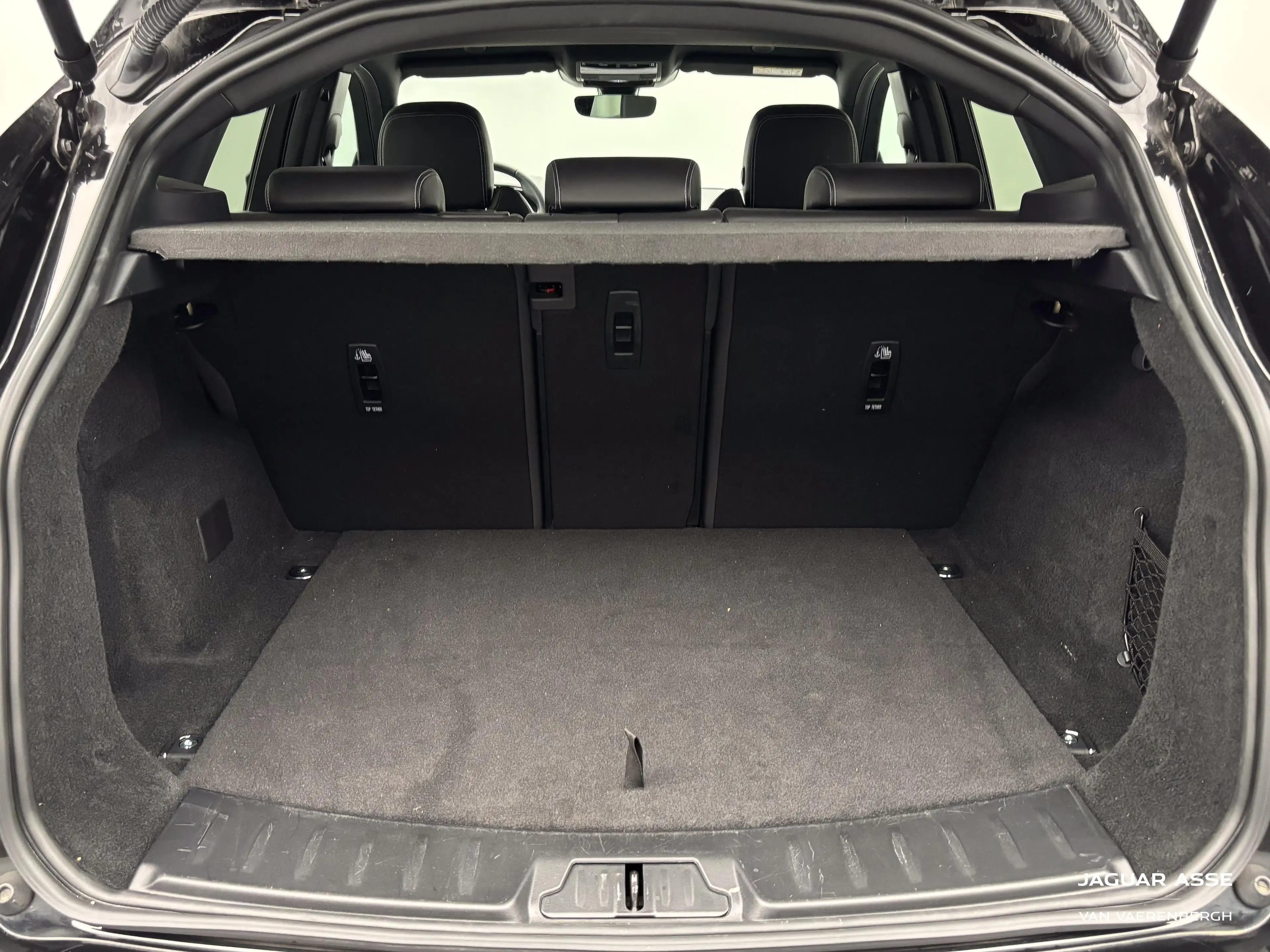 Jaguar E-Pace P300e R-Dynamic S AWD — photo 14