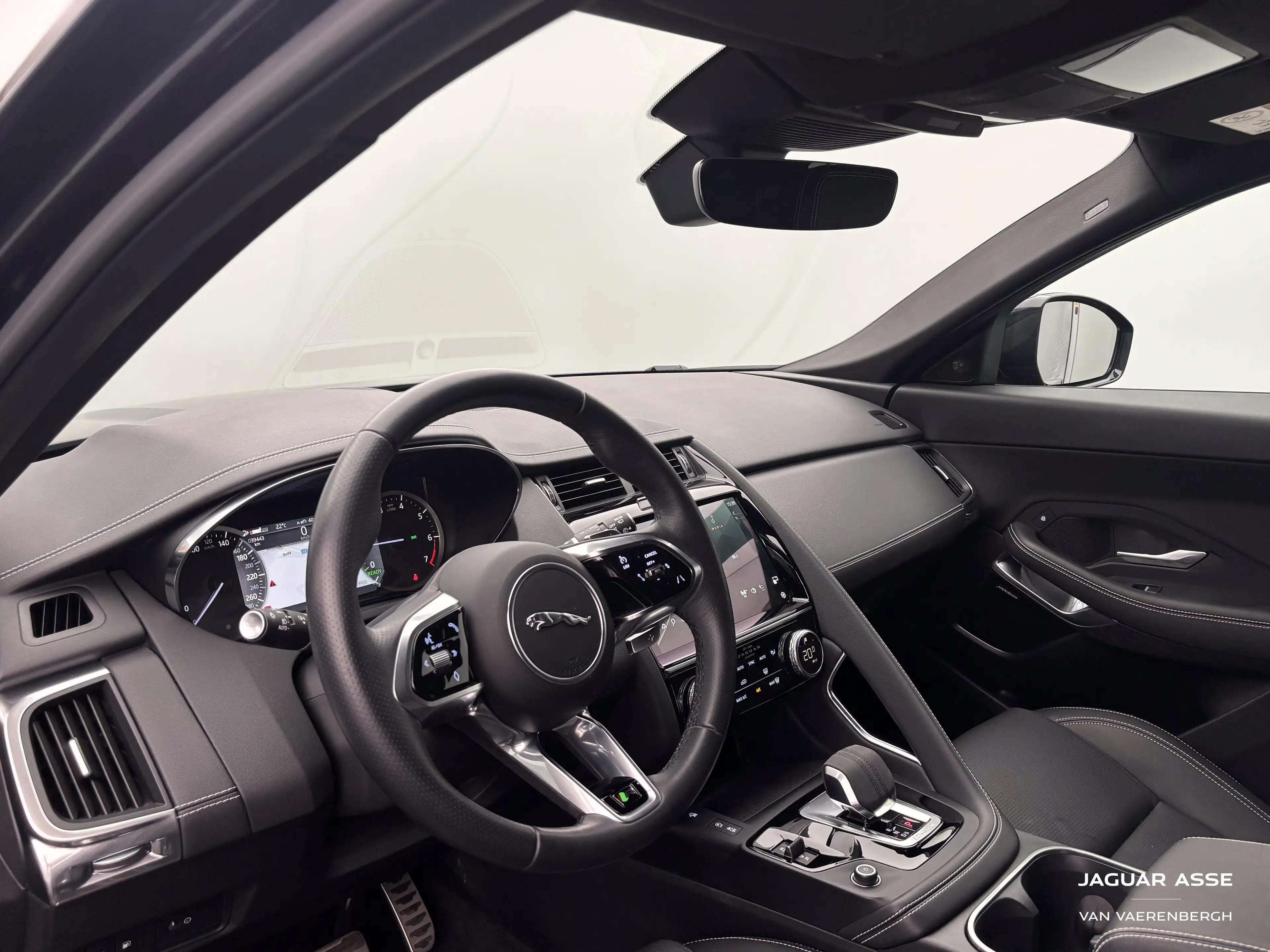 Jaguar E-Pace P300e R-Dynamic S AWD — photo 11