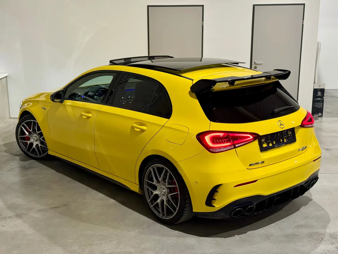 Mercedes-Benz A 45 AMG A 45 S AMG 4Matic+,MB GARANTIE,PANO,HUD,ACC,360KAM Gelb - 2