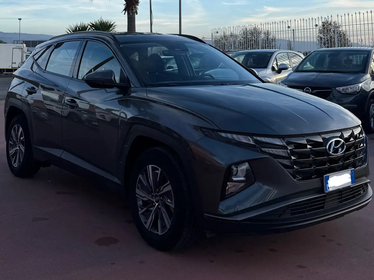 Hyundai TUCSON Tucson 1.6 crdi Xtech 2wd Gris - 2