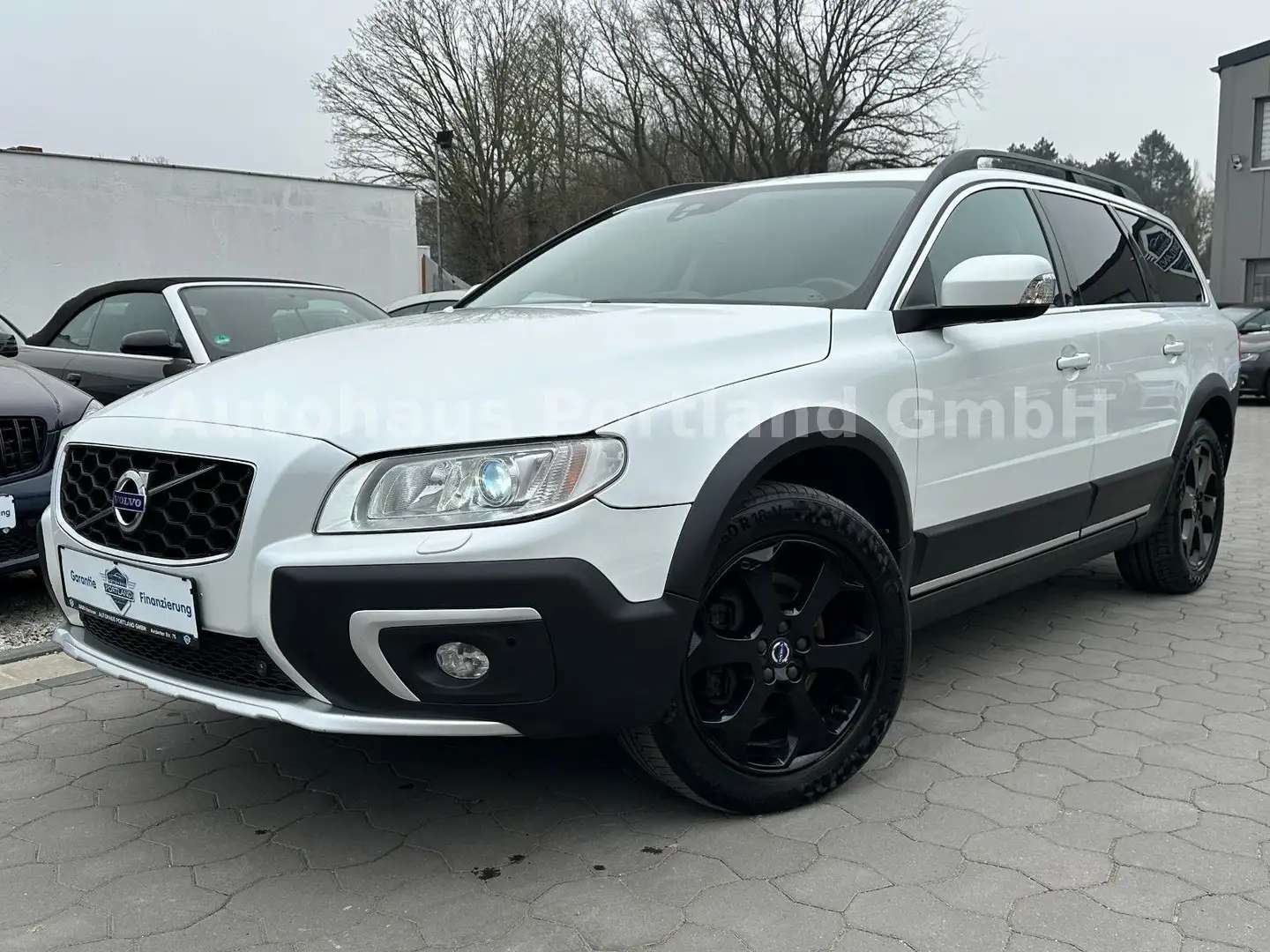 Volvo XC70 Summum AWD 2.4 D5/S-Heft/S-Dach/Keyless/WP Blanc - 2