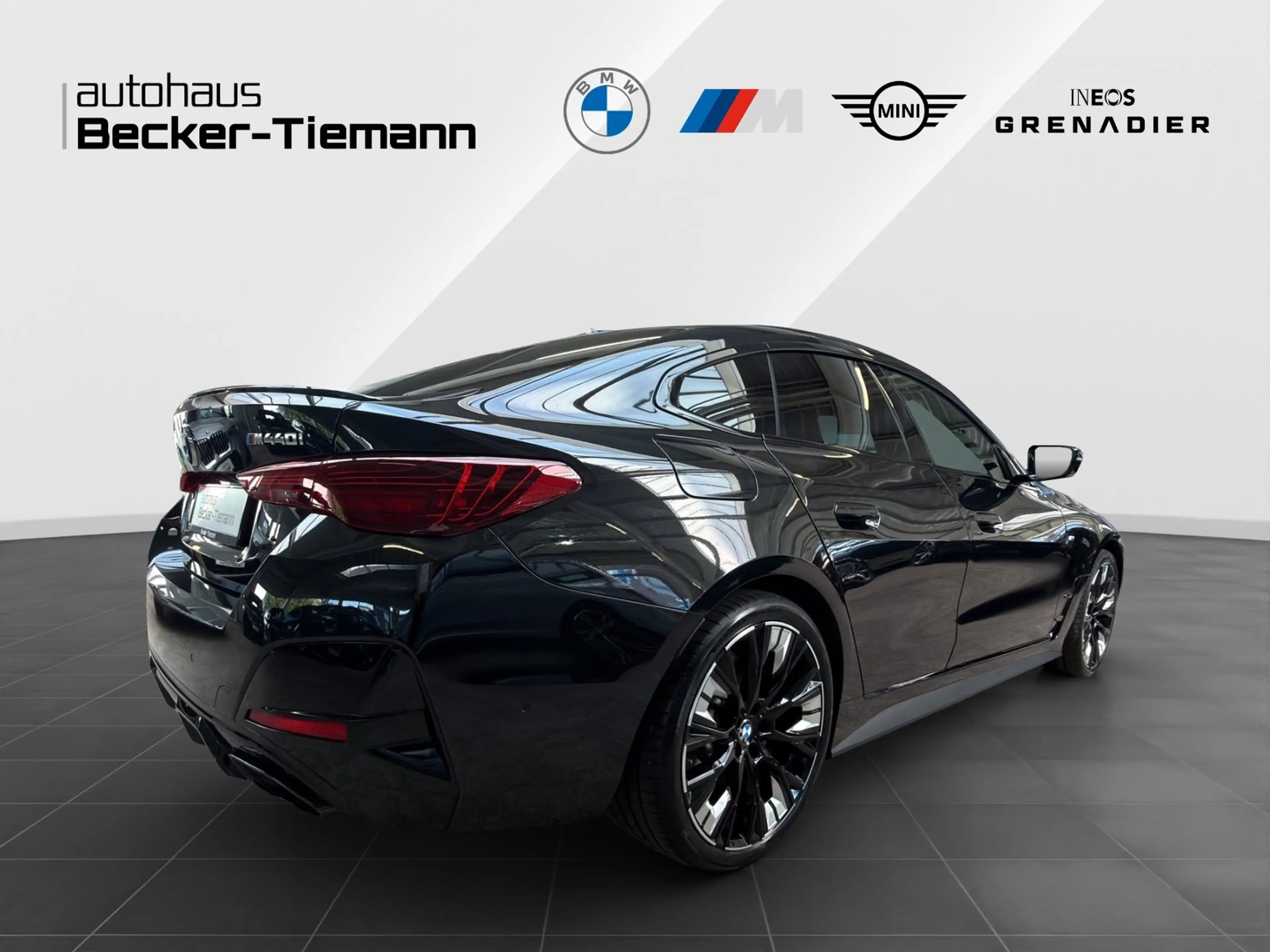 BMW M4 40i xDrive Glasdach/ M Sport Pro/ AHK/ HK Sound — photo 6