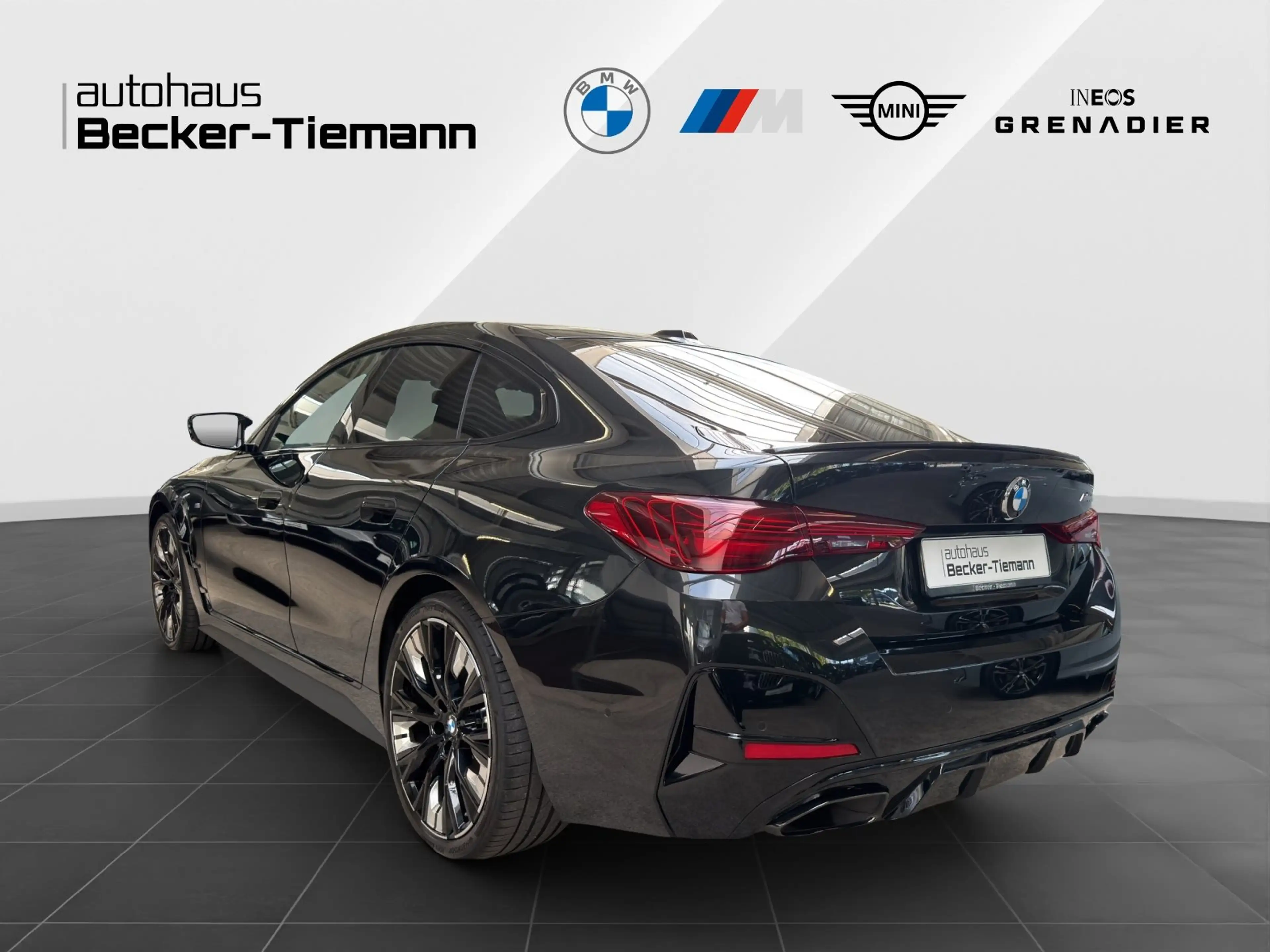 BMW M4 40i xDrive Glasdach/ M Sport Pro/ AHK/ HK Sound — photo 4