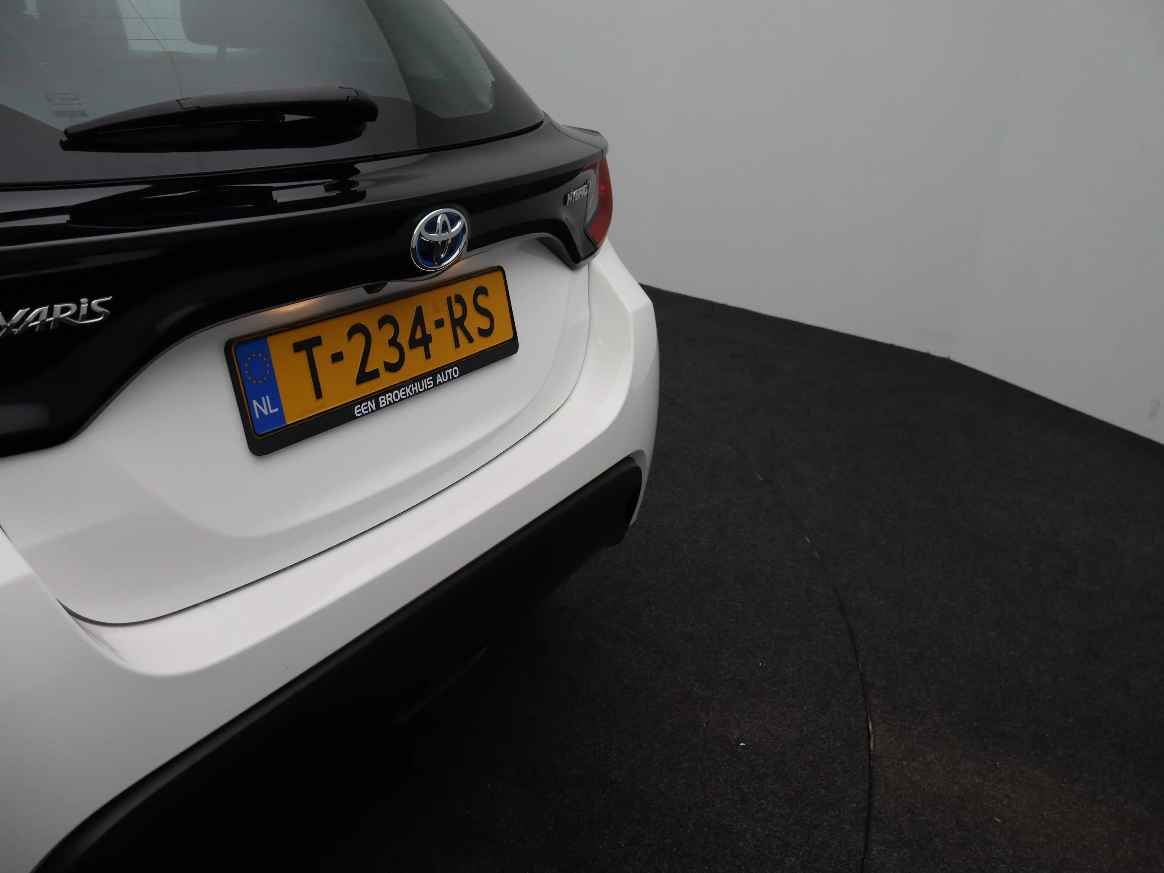 Toyota Yaris 1.5 Hybrid Active | Achteruitrijcamera | Airco (au — photo 35