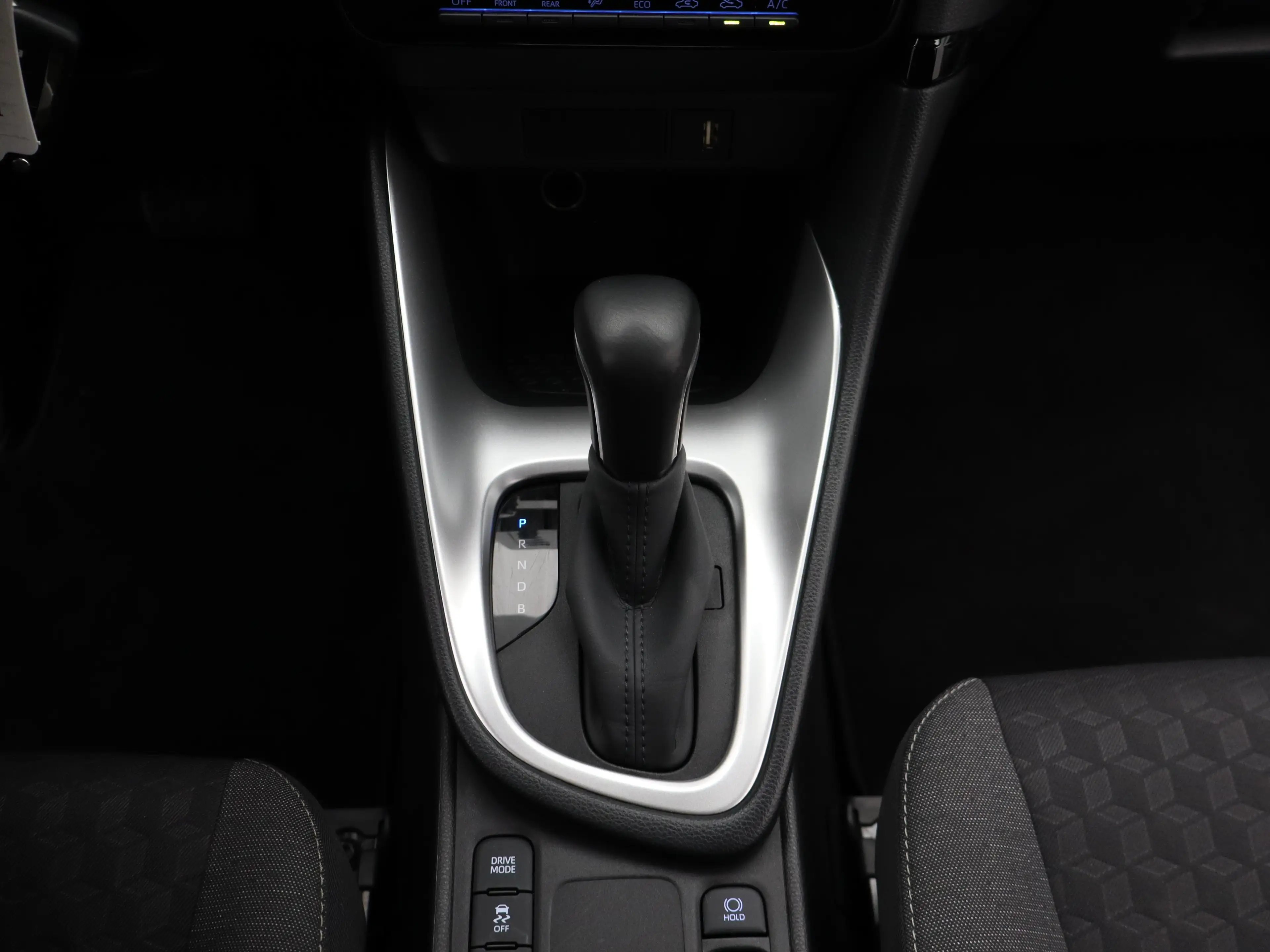 Toyota Yaris 1.5 Hybrid Active | Achteruitrijcamera | Airco (au — photo 8