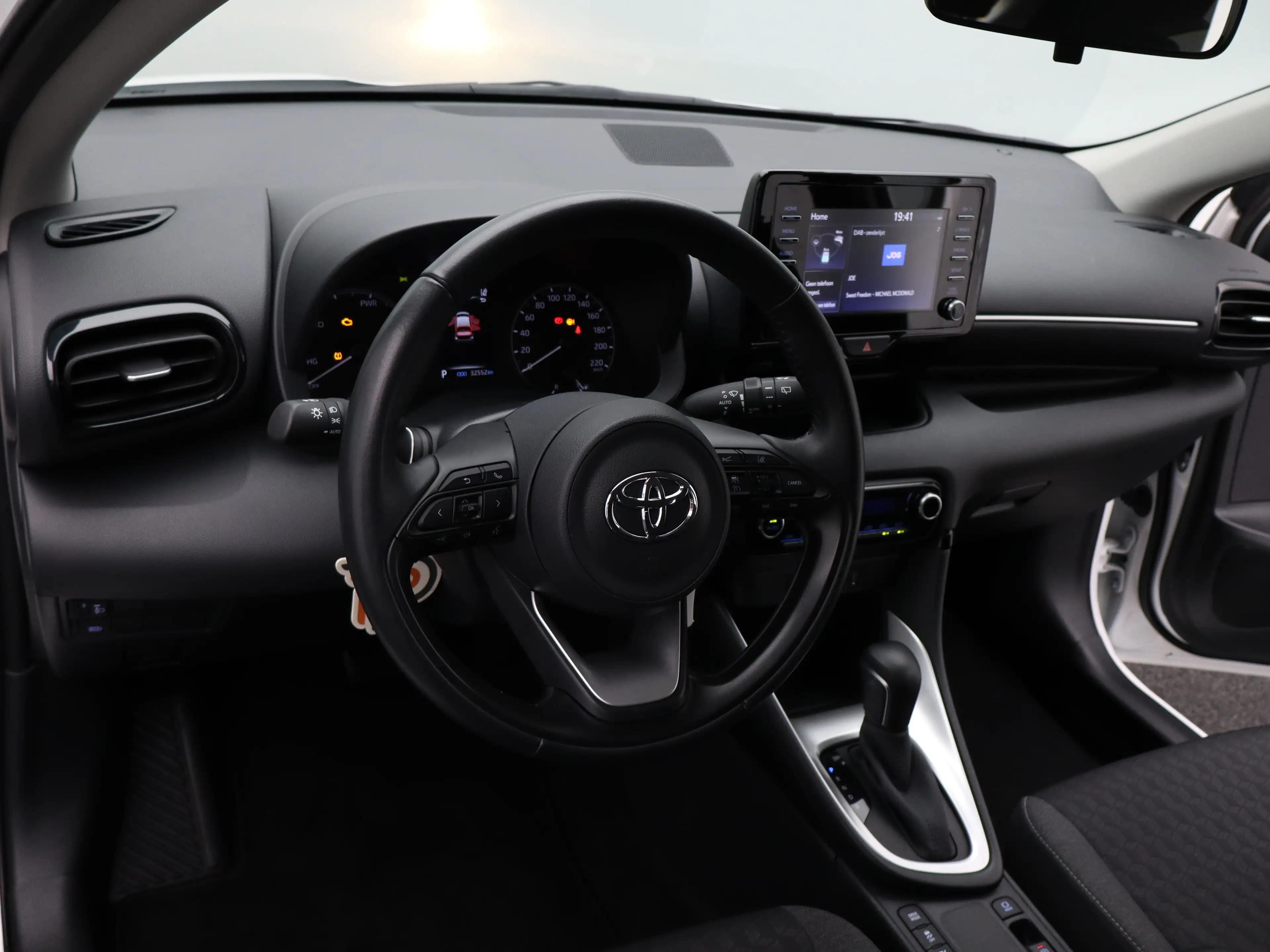 Toyota Yaris 1.5 Hybrid Active | Achteruitrijcamera | Airco (au — photo 27