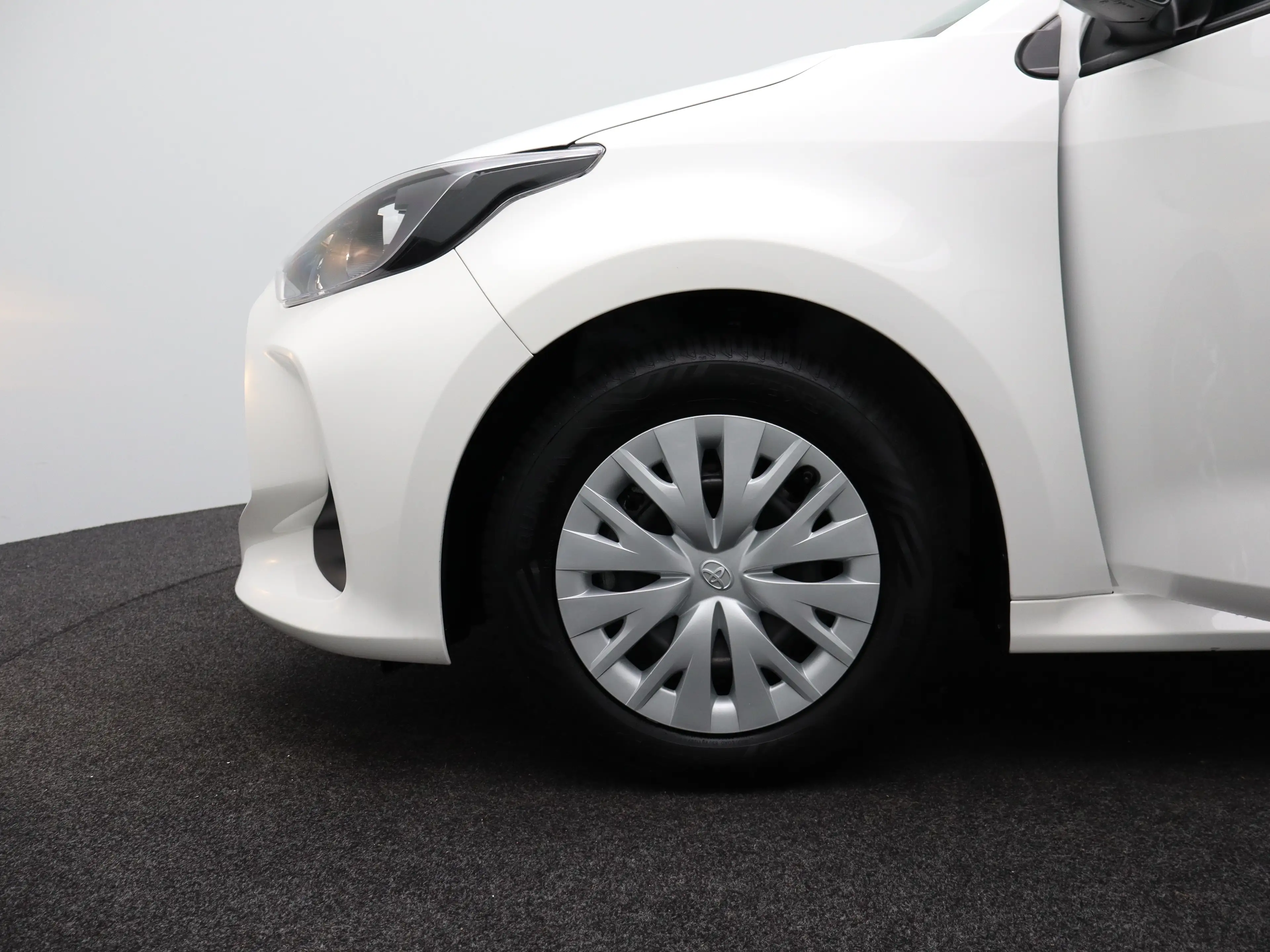 Toyota Yaris 1.5 Hybrid Active | Achteruitrijcamera | Airco (au — photo 17